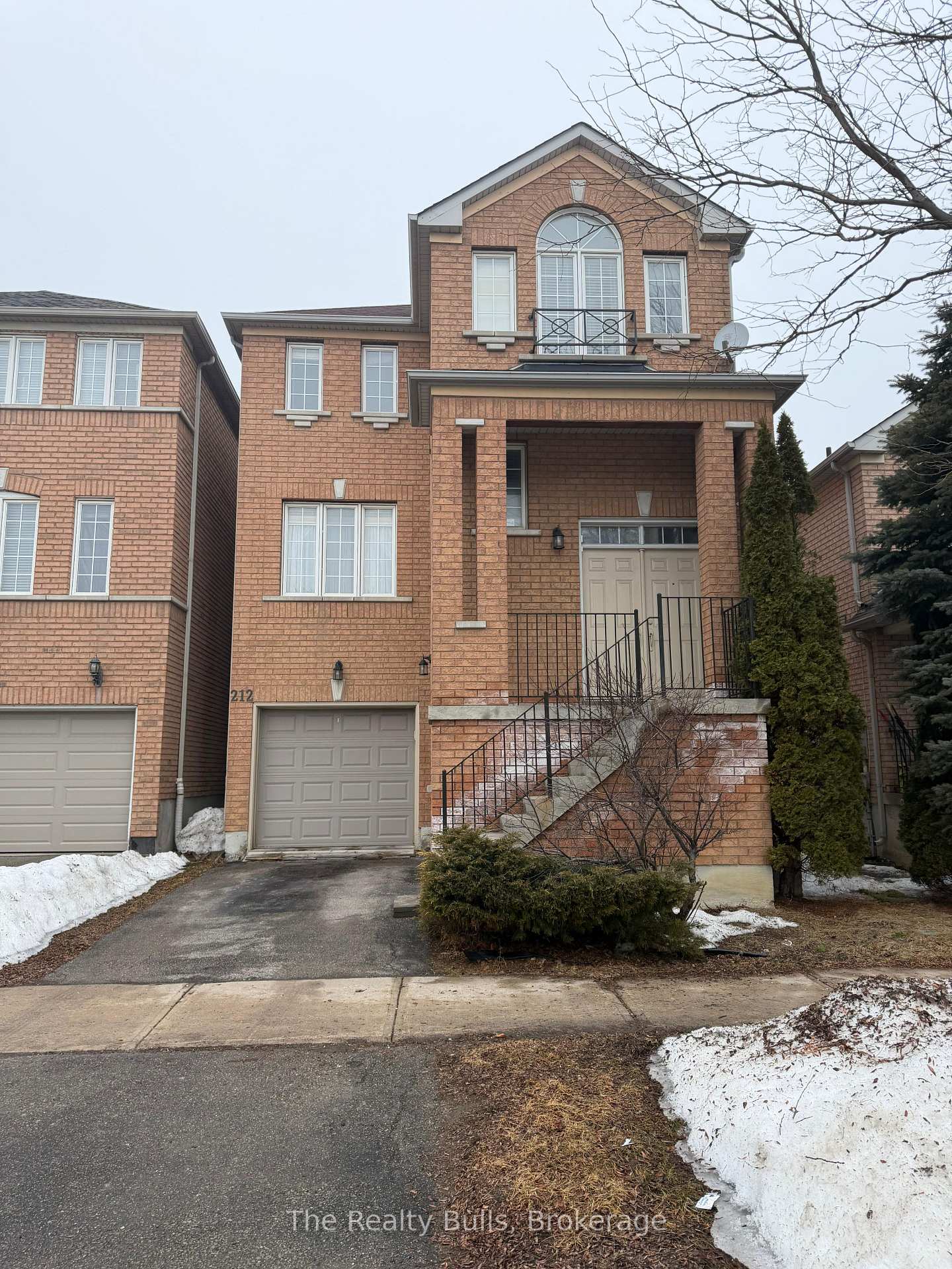 212 Yellowood Circle, Vaughan, ON L4J 8M4