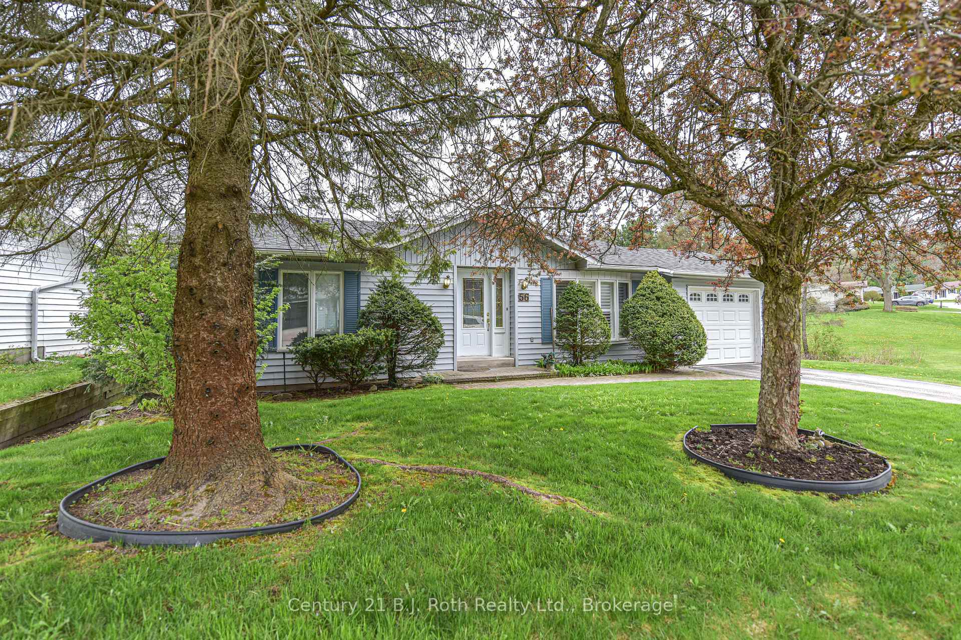 56 TECUMSETH PINES Drive, New Tecumseth, ON L0G 1W0