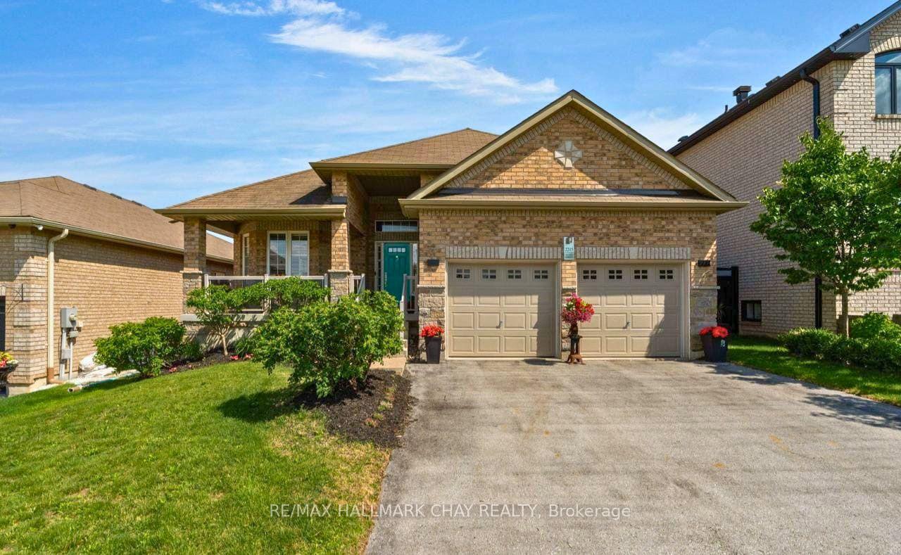 2215 Nevils Street, Innisfil, ON L9S 0E2
