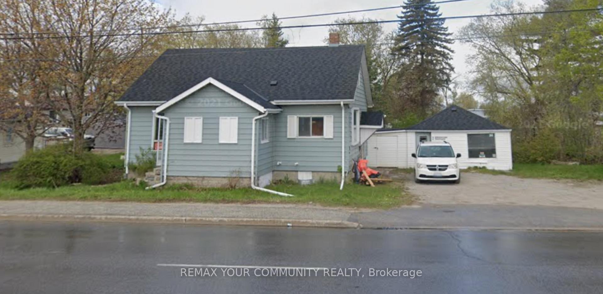 260 The Queensway Road S, Georgina, ON L4P 2B1