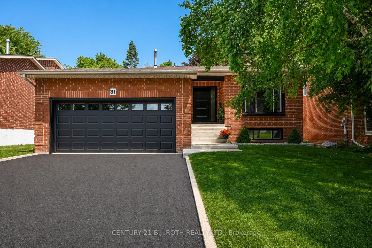 31 Kingston Road, Newmarket, ON L3Y 5W5