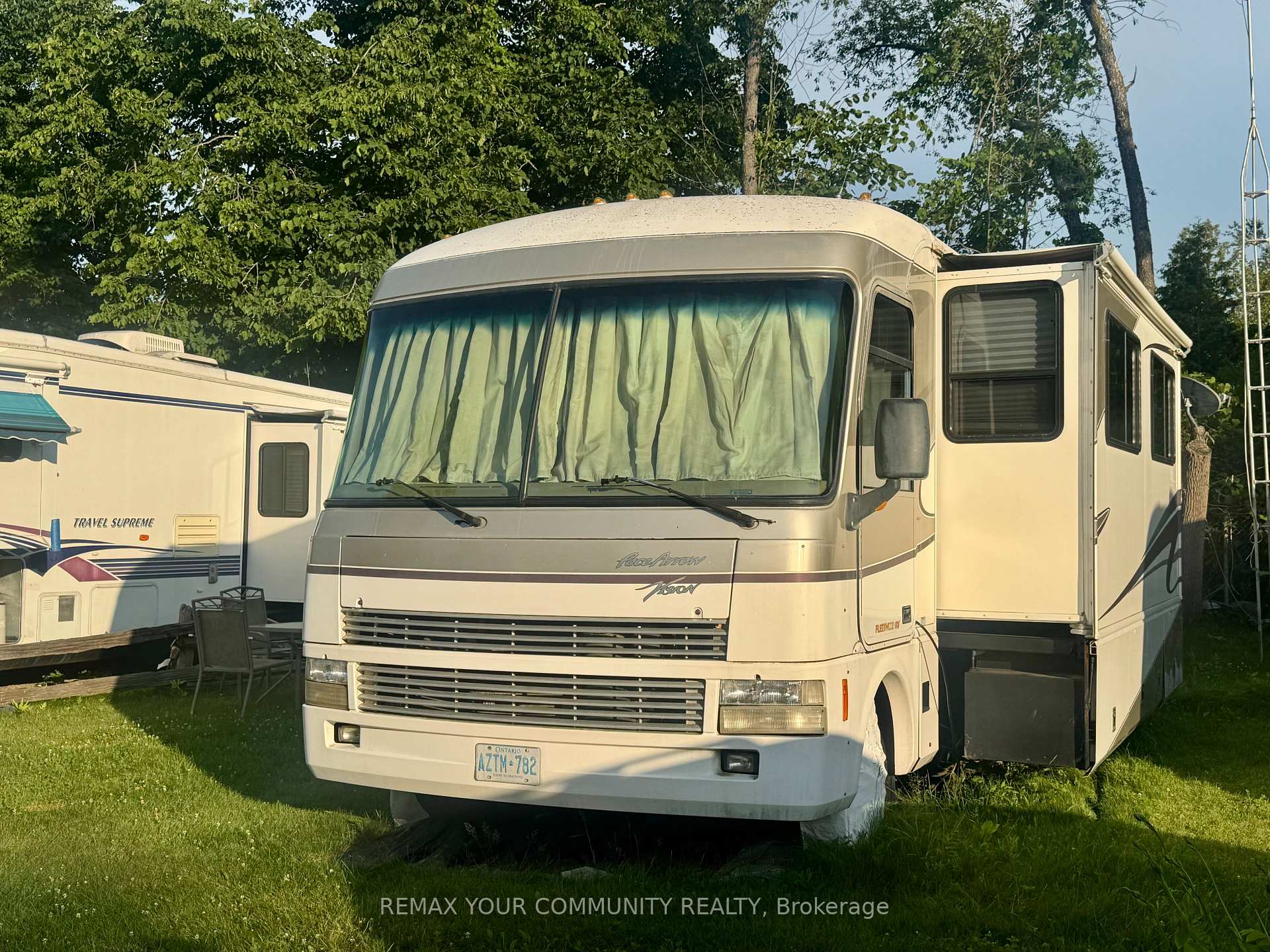 285 Crydermans Side Road 9, Georgina, ON L0E 1A0