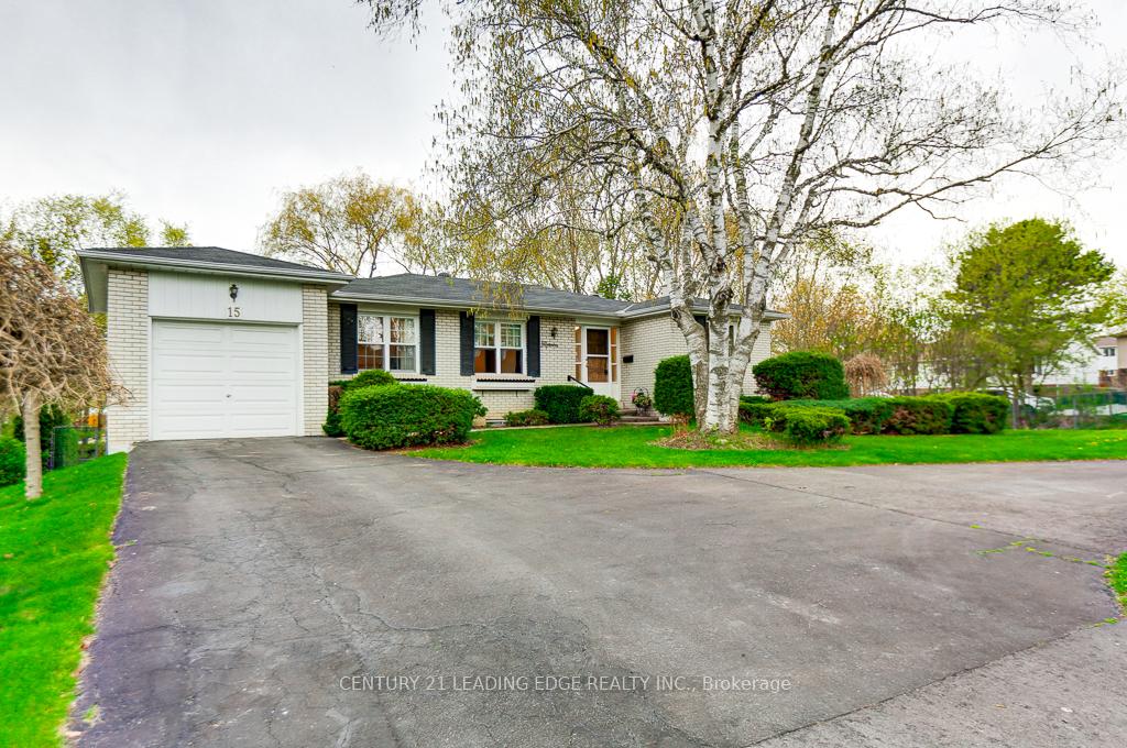 15 BAKERDALE Road, Markham, ON L3P 1J3