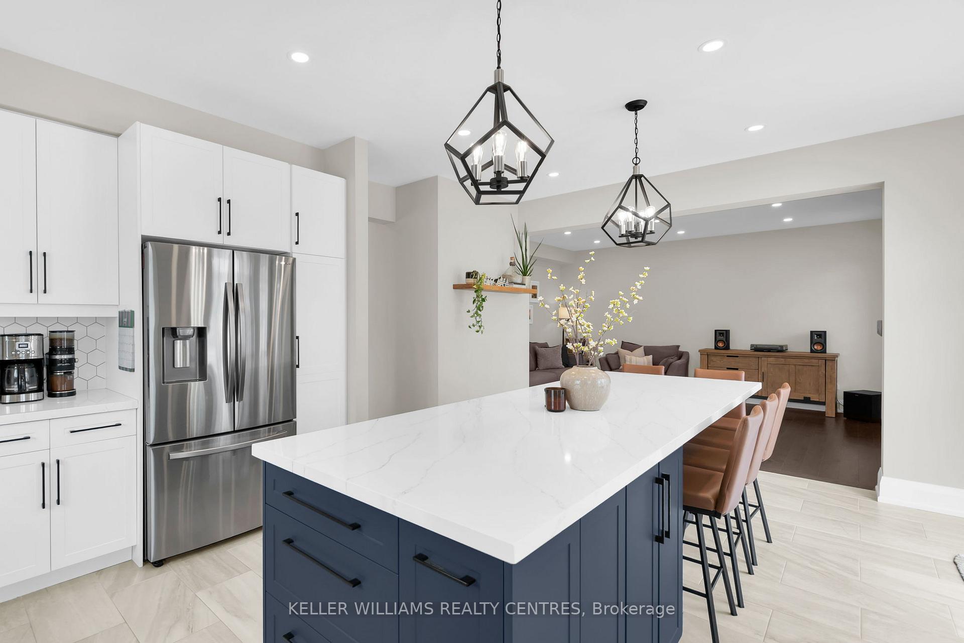 2 Jewelwing Court, Bradford West Gwillimbury, ON L4L 2K1