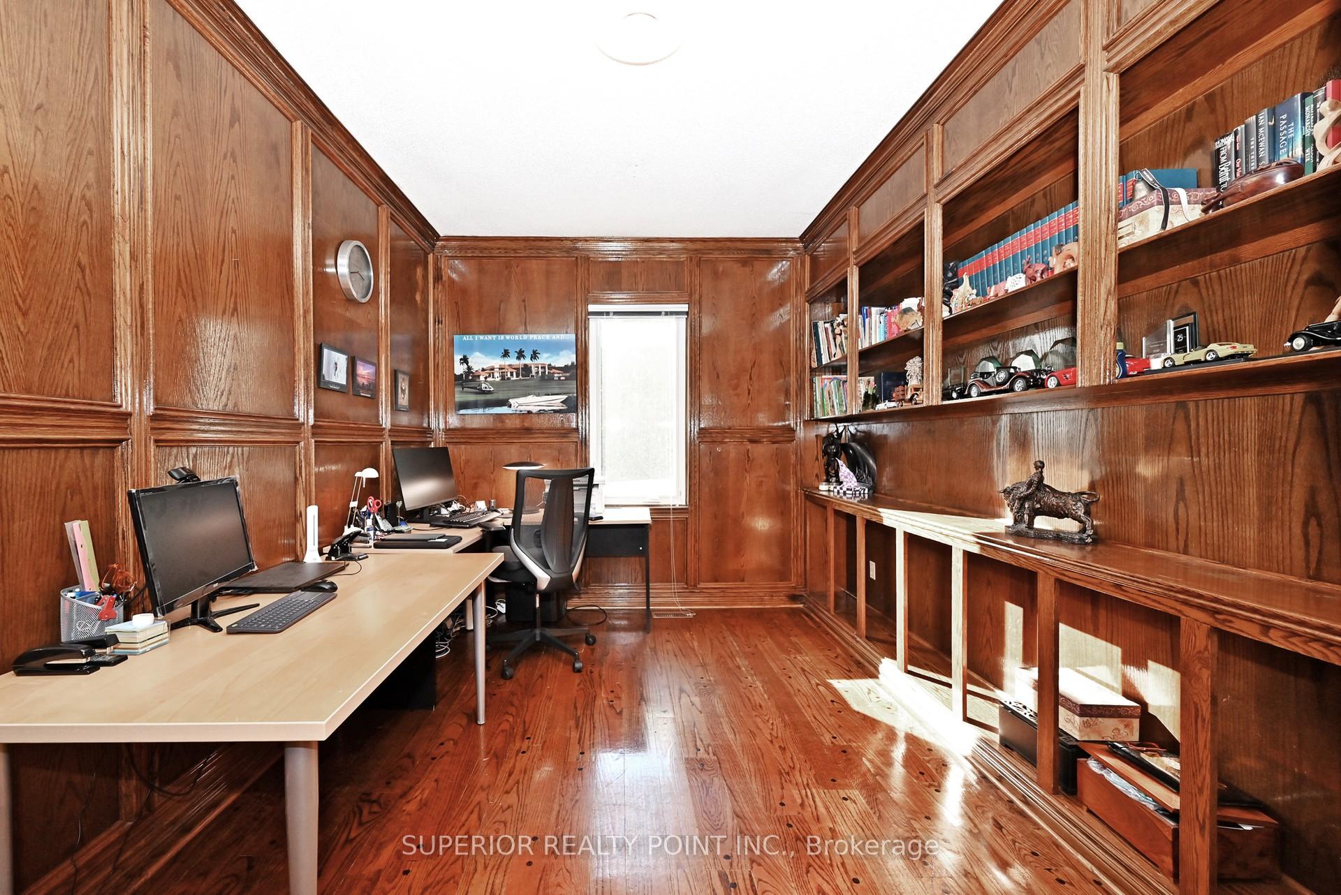 186 Oxford Street, Richmond Hill, ON L4C 4L7