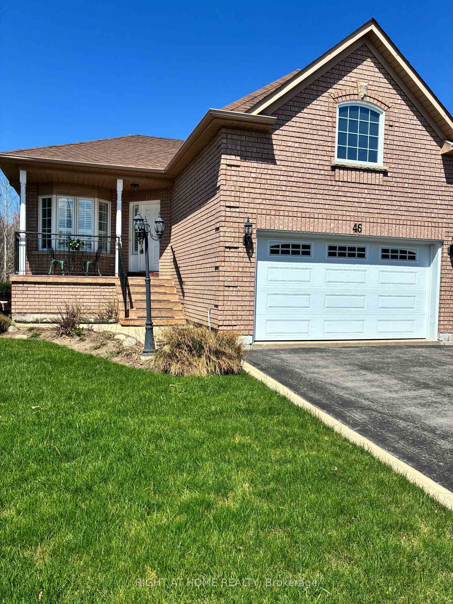 46 Woodhaven Crescent, Richmond Hill, ON L4E 3T2