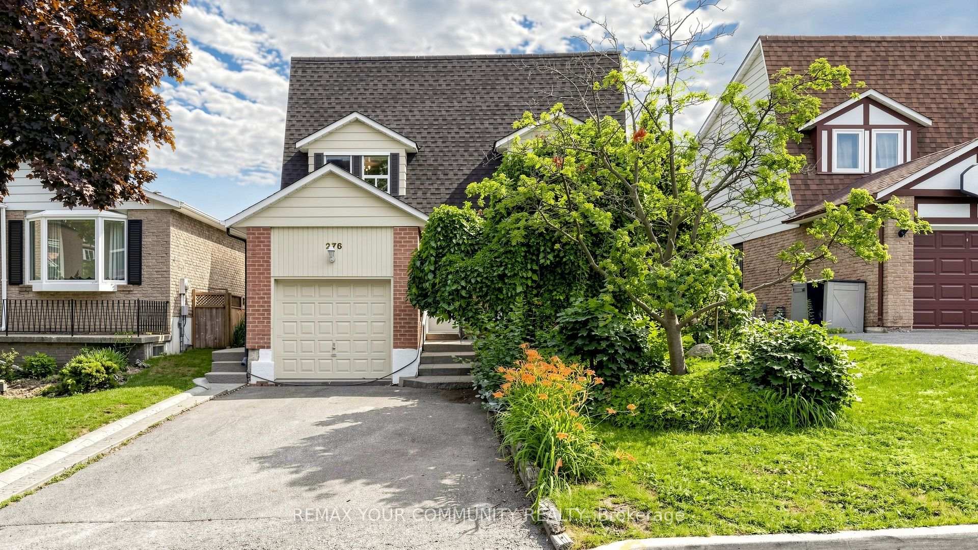 276 Currey Crescent, Newmarket, ON L3Y 5M9