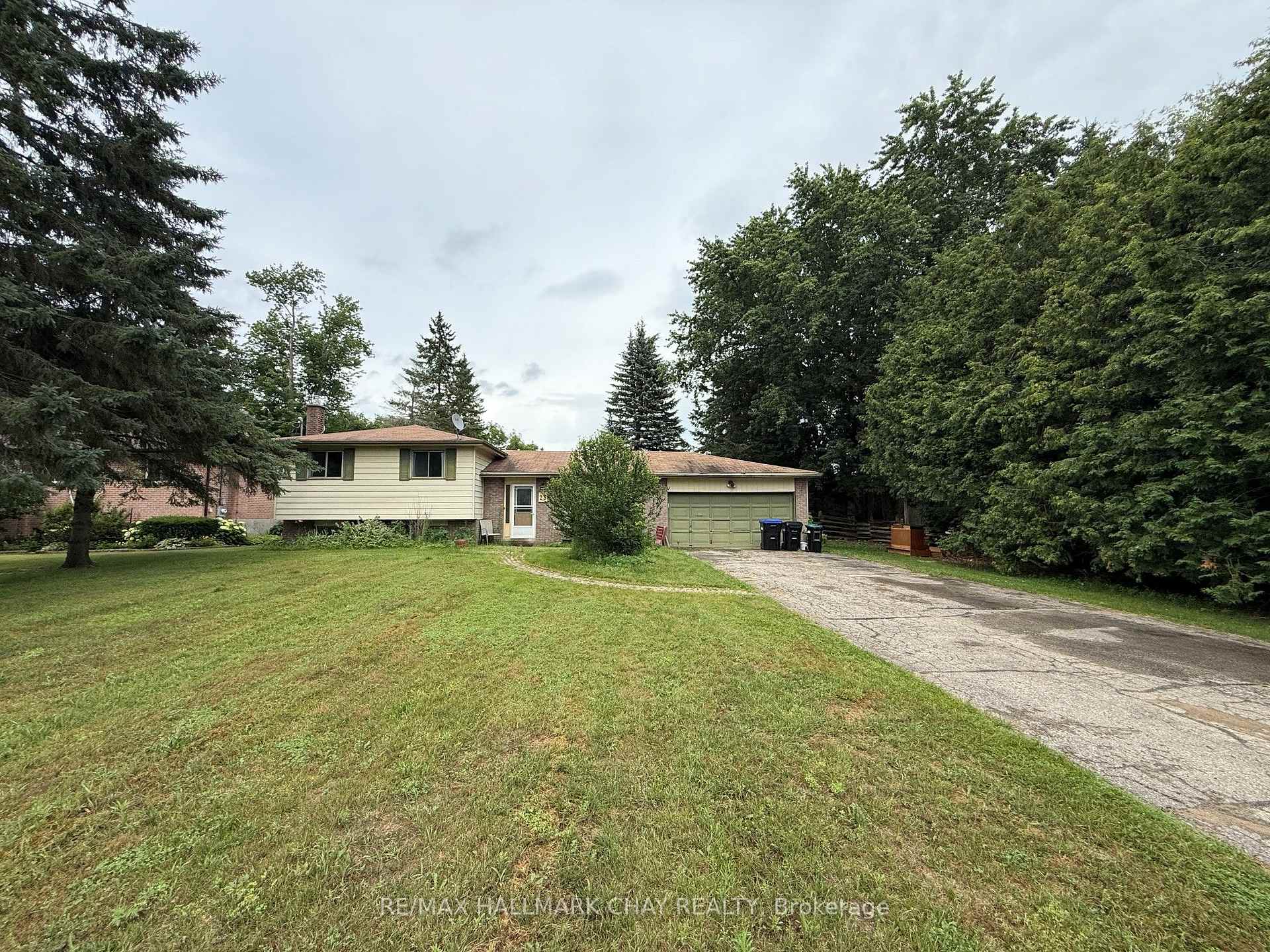 23 Pine Park Boulevard, Adjala-Tosorontio, ON L0M 1J0
