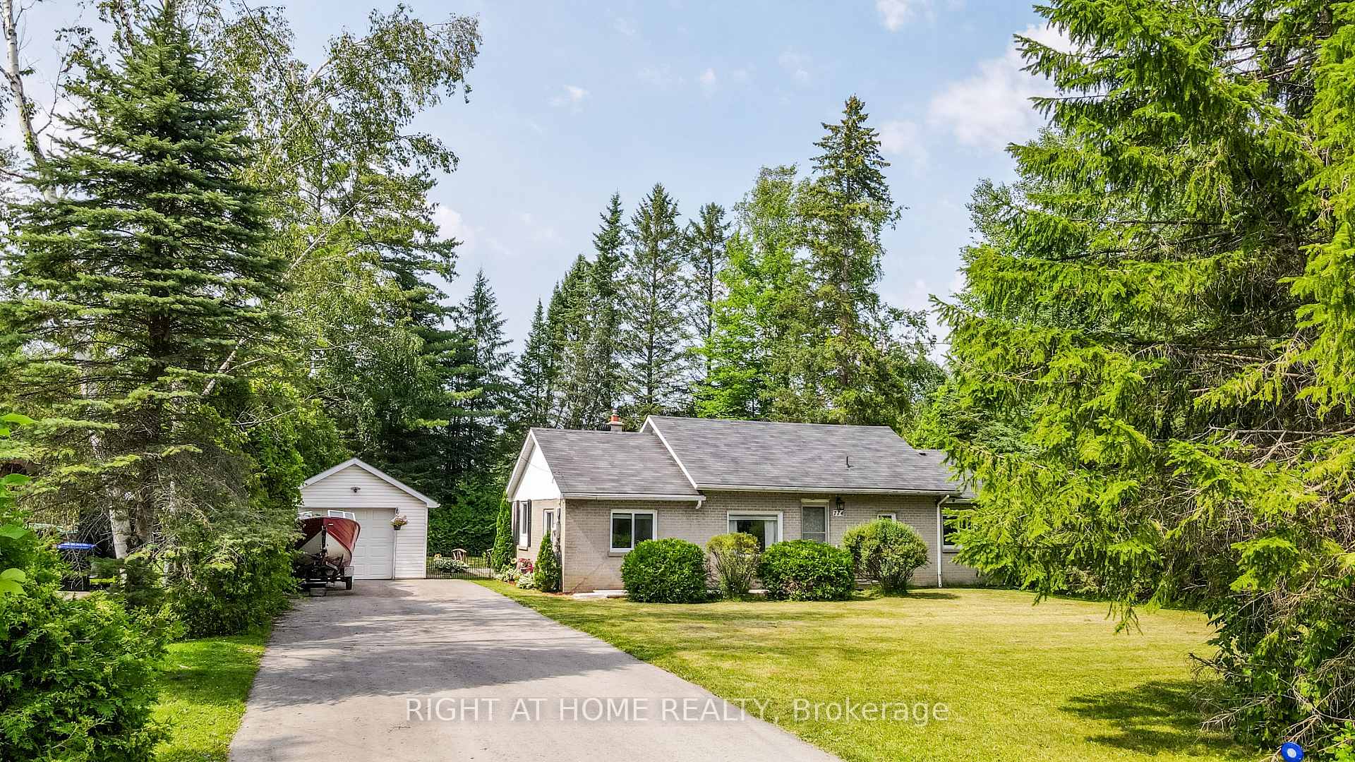 774 James Street, Innisfil, ON L9S 2G6