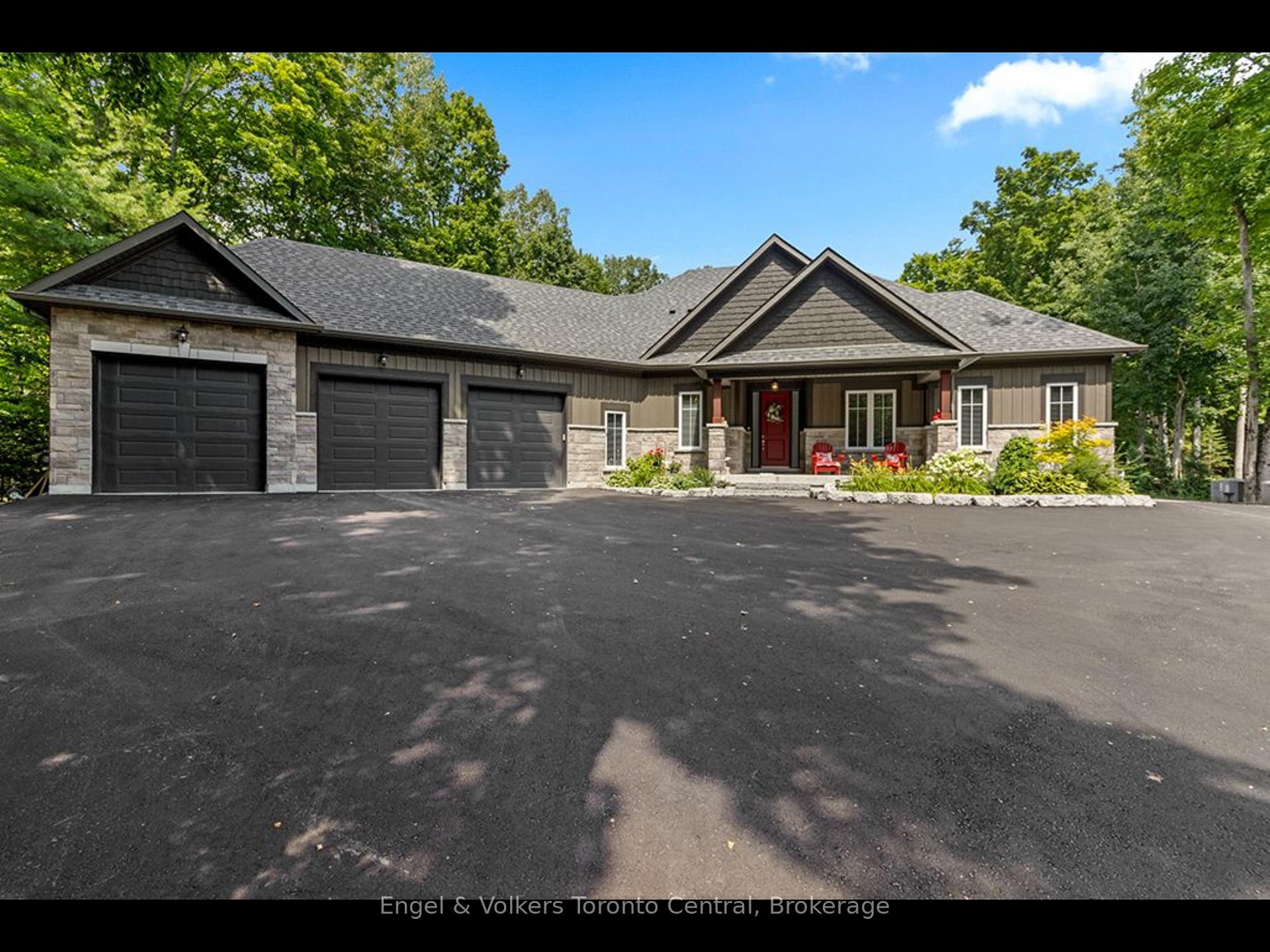 81 Spruce Street, Tiny, ON L0L 1P1