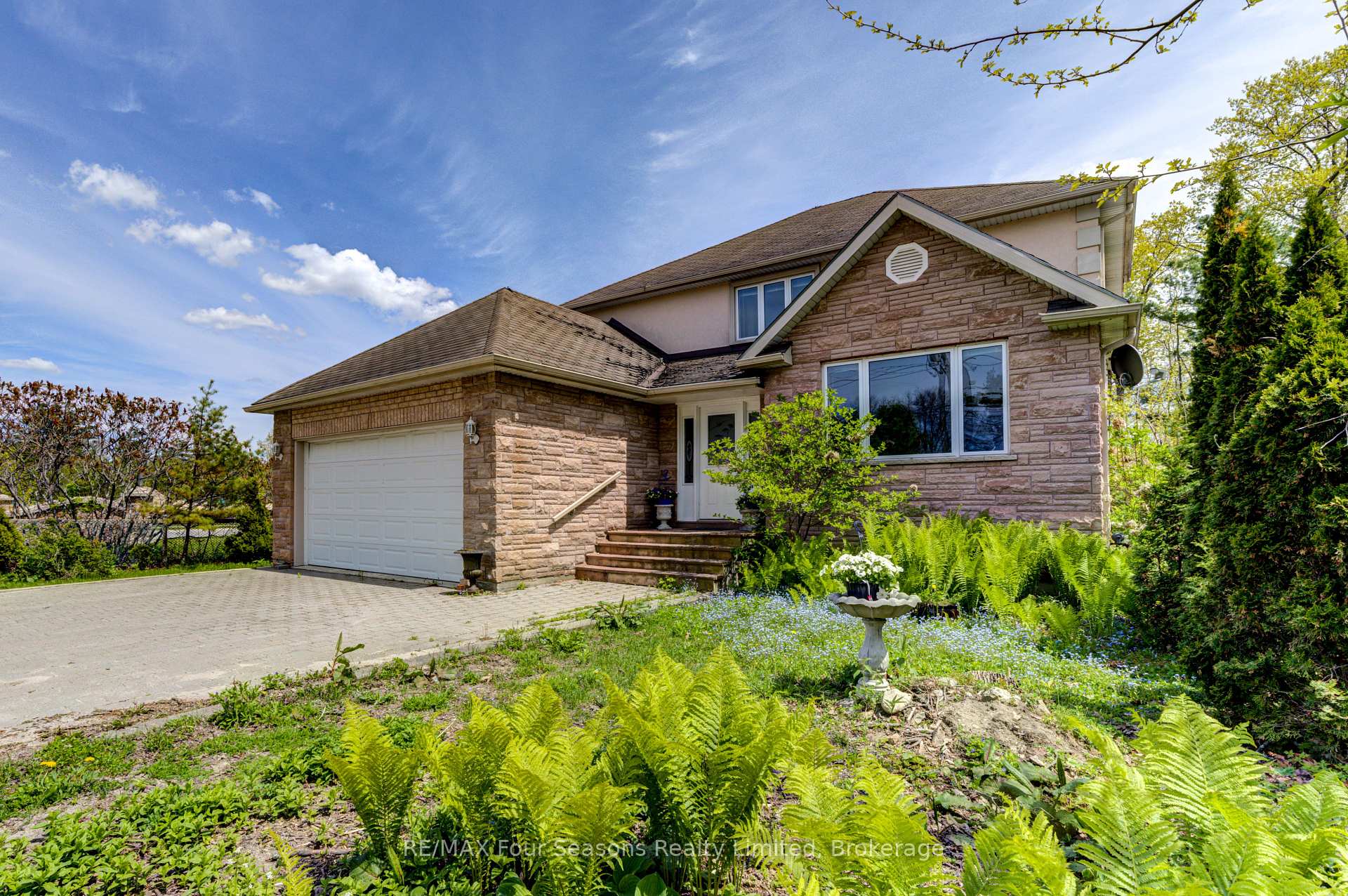 243 River Road E, Wasaga Beach, ON L9Z 2L1