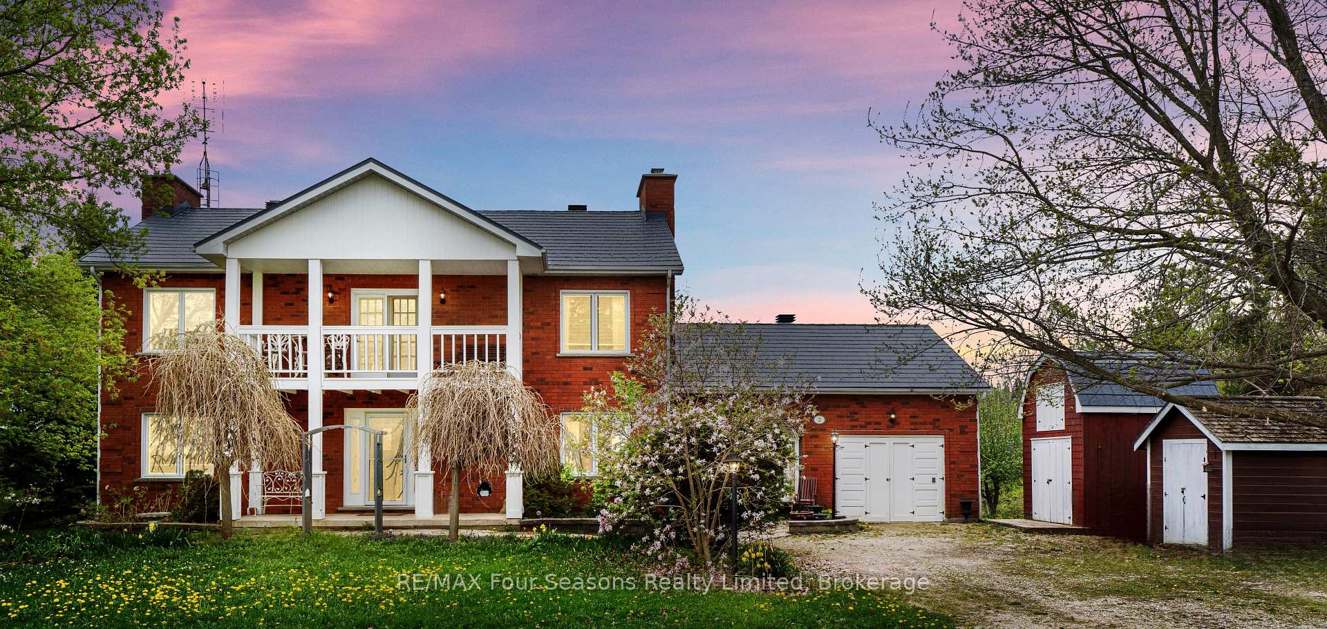 3 Sydenham Trail E, Clearview, ON L0M 1H0
