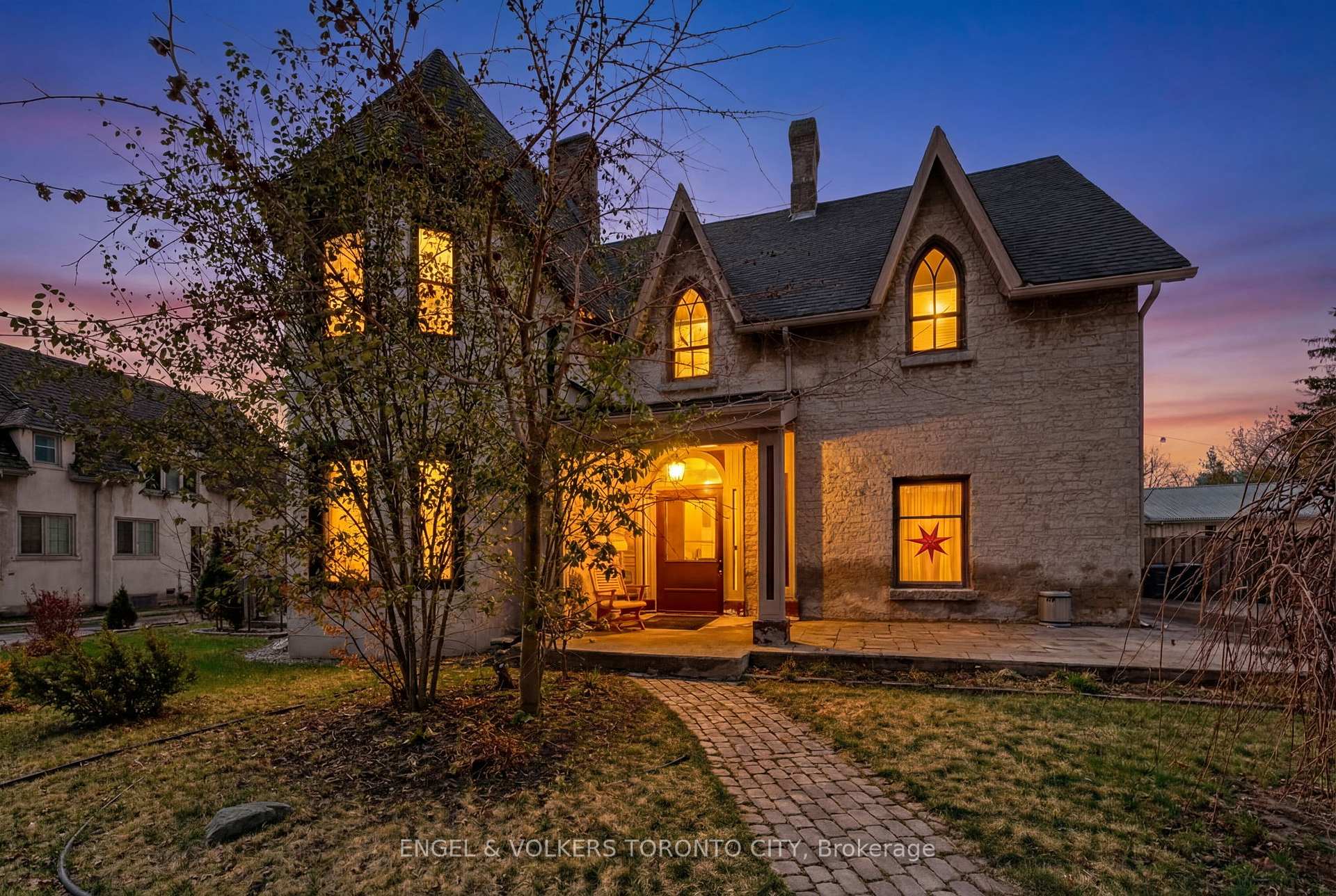 64 High Street, Barrie, ON L4N 1W4