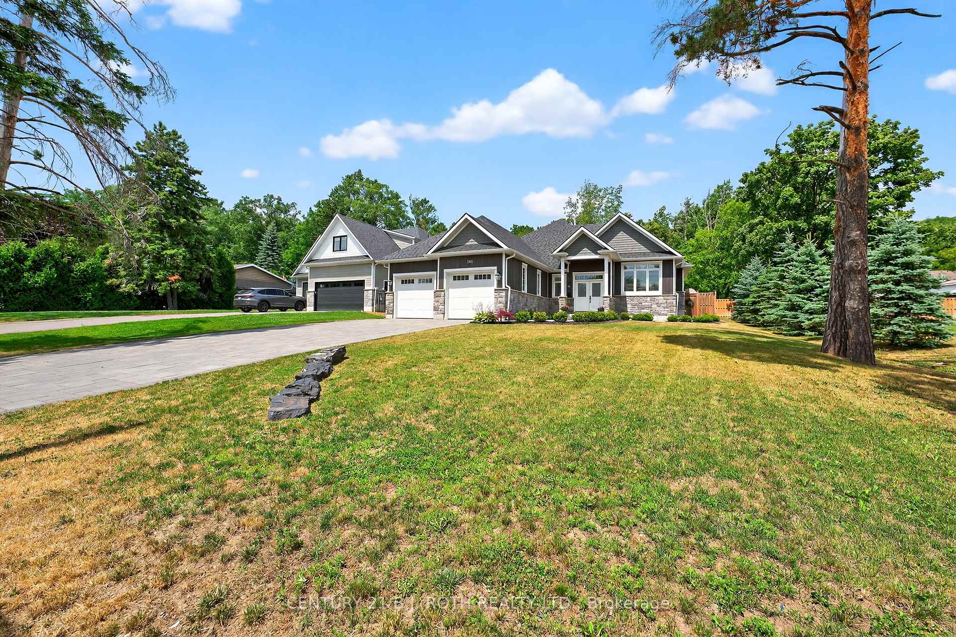 300 Shanty Bay Road, Oro-Medonte, ON L4M 1E6