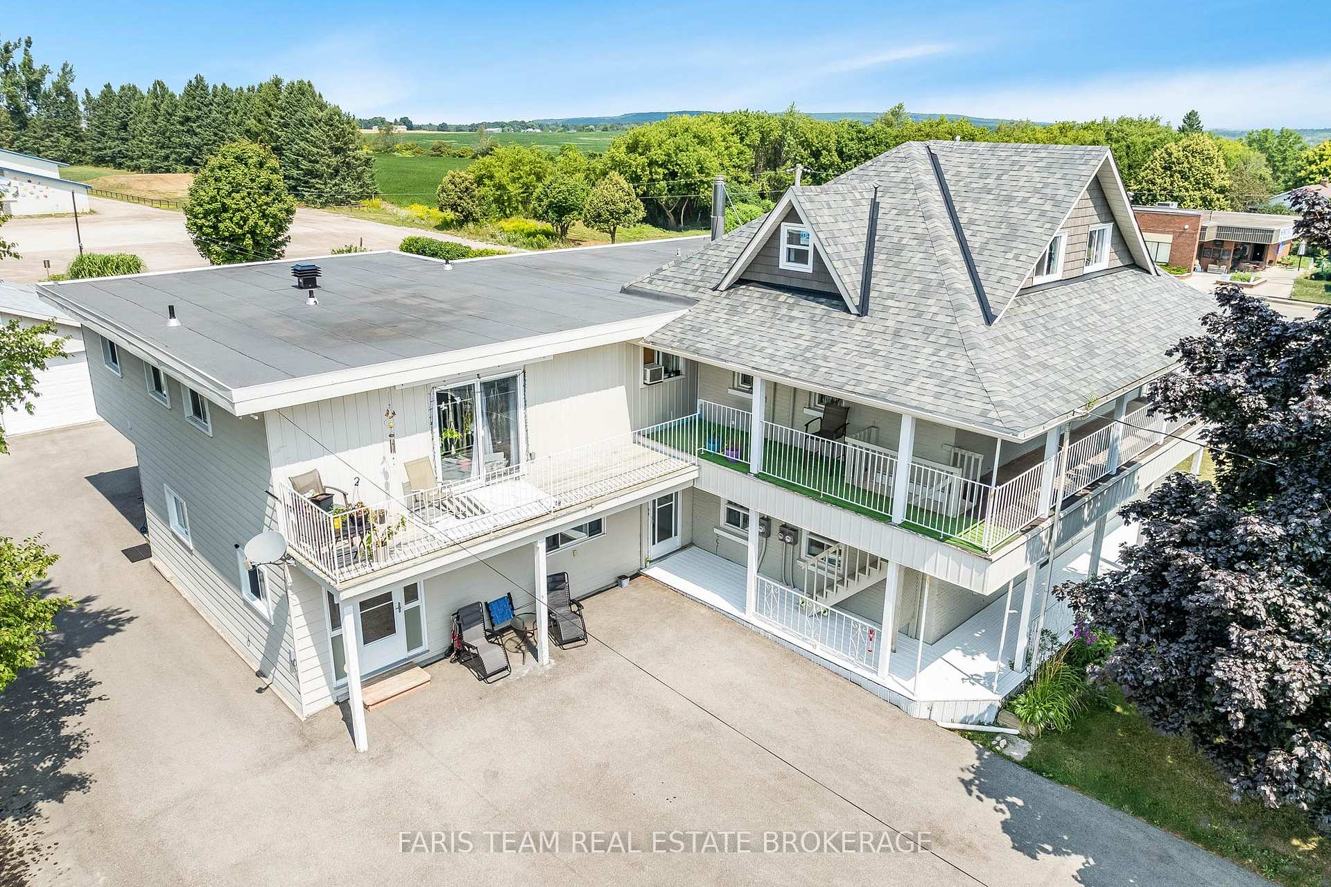 346 Lafontaine Road W, Tiny, ON L9M 0H1