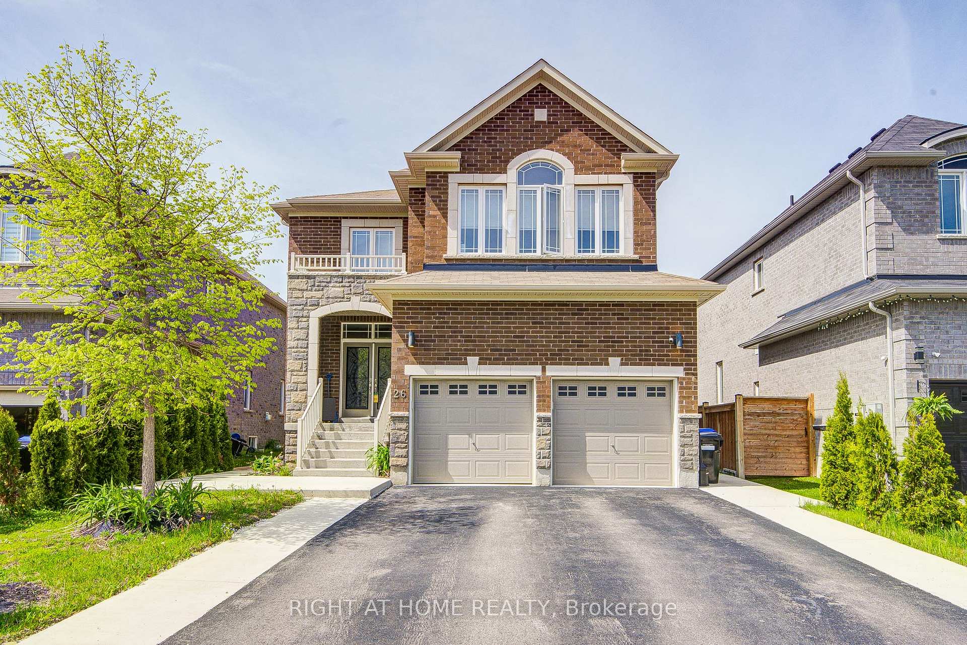26 Pearl Street, Wasaga Beach, ON L9Z 1J6