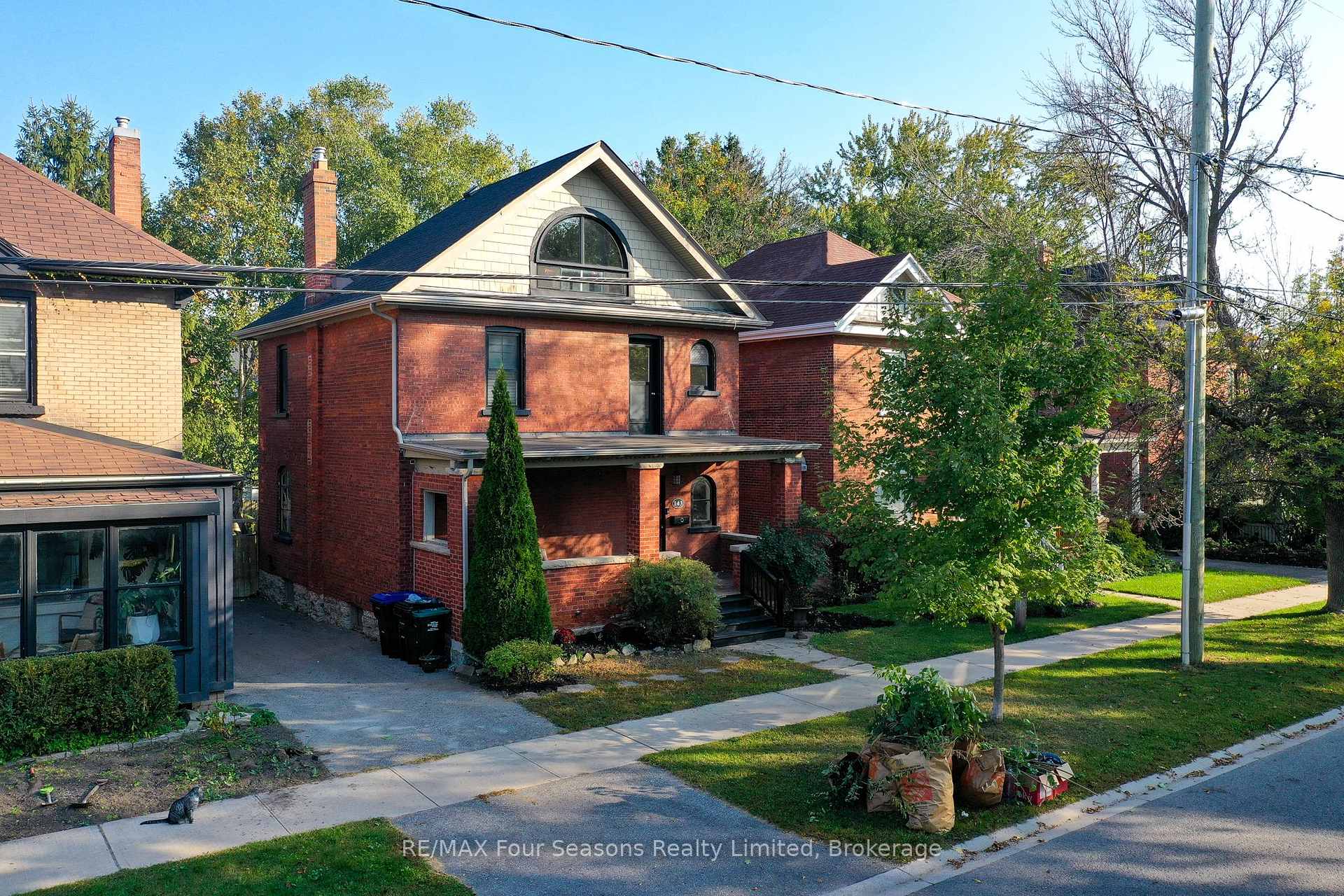 143 Fourth Street W, Collingwood, ON L9Y 1R6
