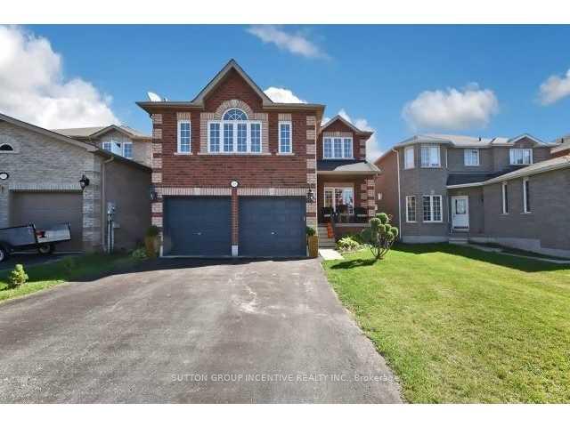 68 Joseph Crescent, Barrie, ON L4N 0Y1