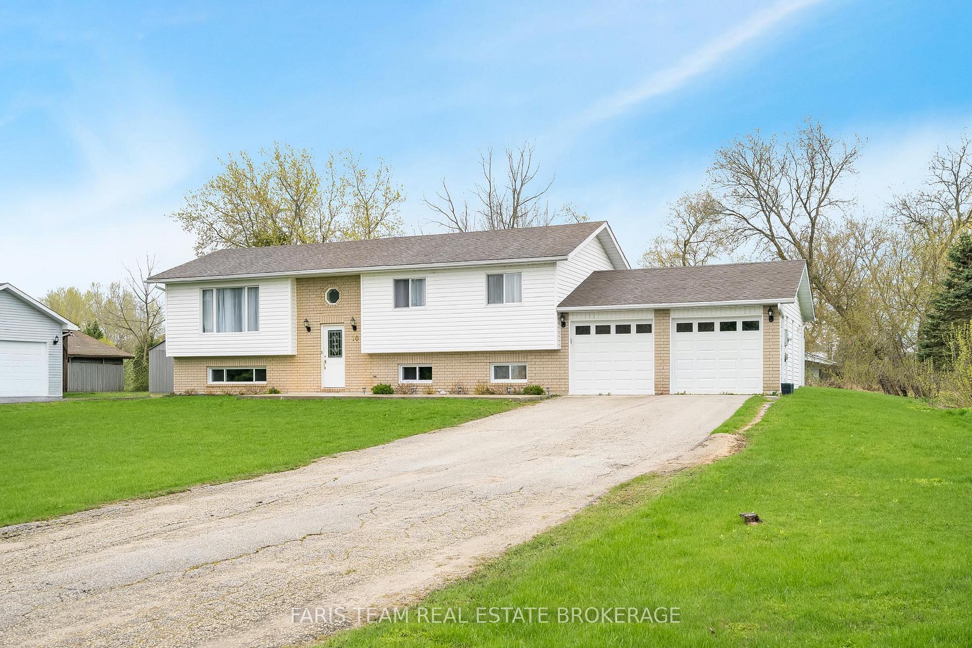 10 Surrey Lane, Clearview, ON L0M 1N0