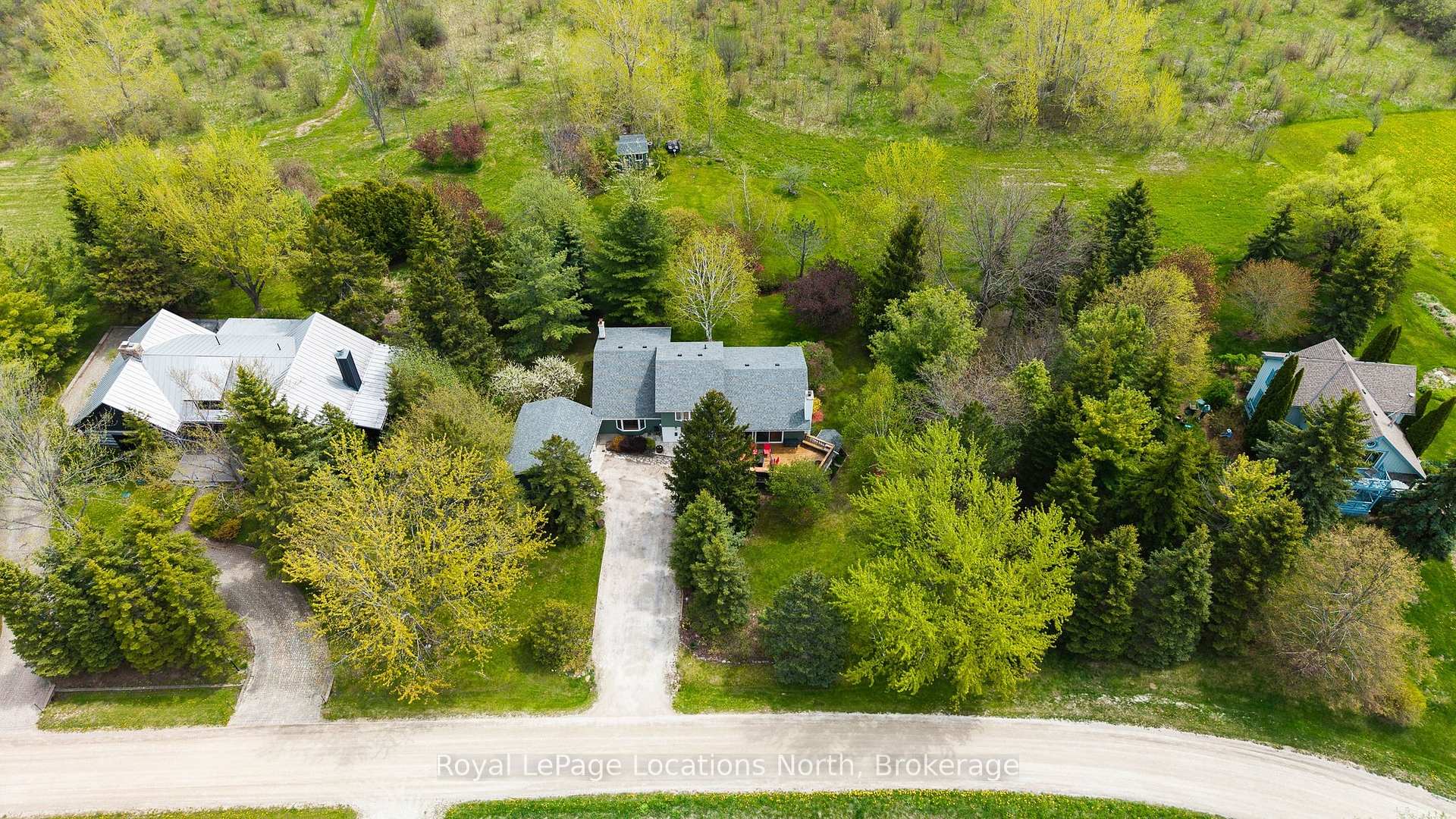 26 Oslerview Drive, Clearview, ON L9Y 3Y9