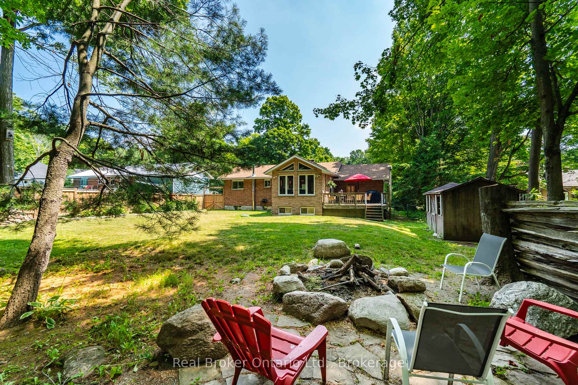 16 Mundy Avenue, Tiny, ON L9M 0B5