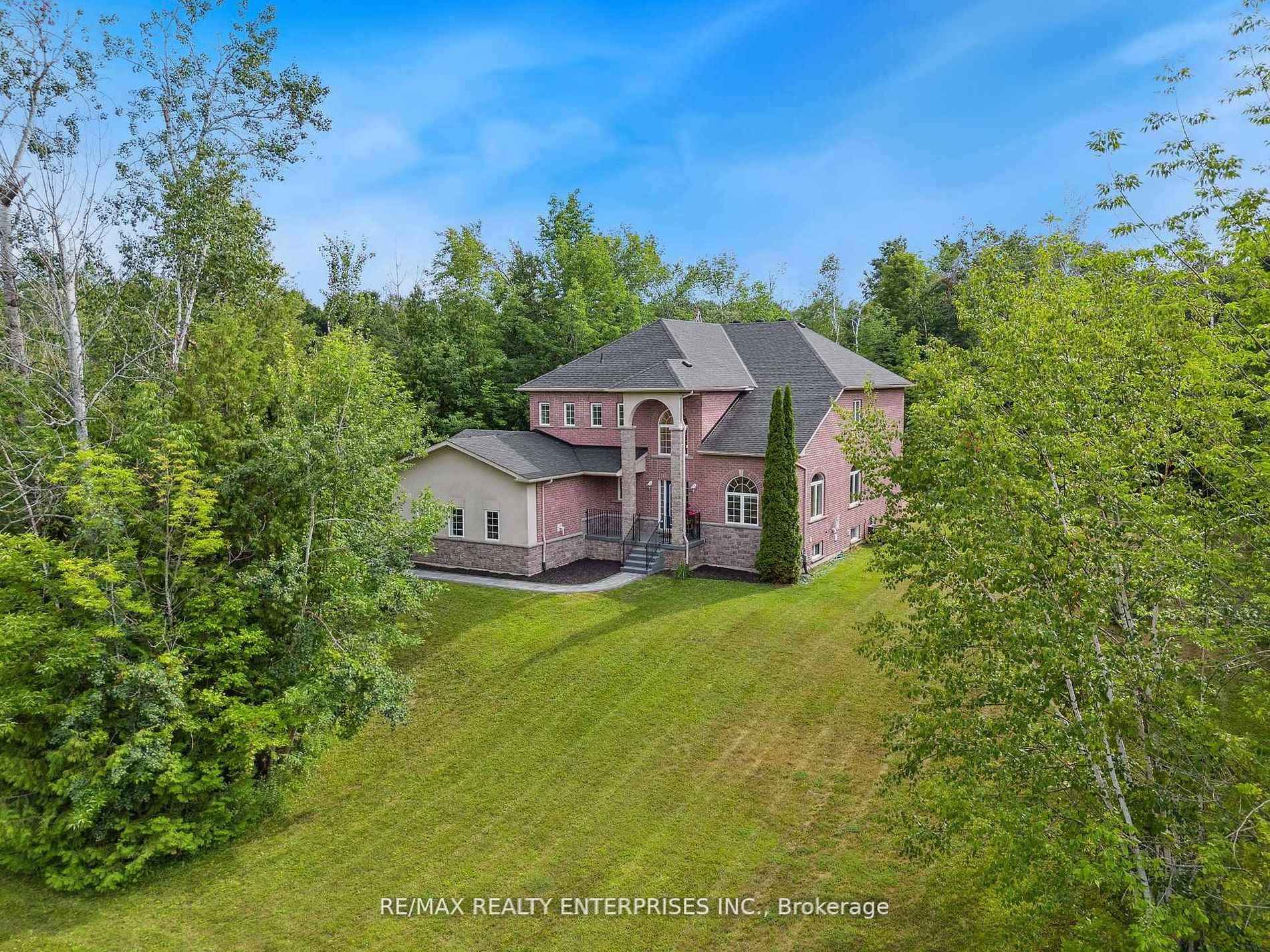 2036 Birkshire Woods Lane, Severn, ON L3V 6H2