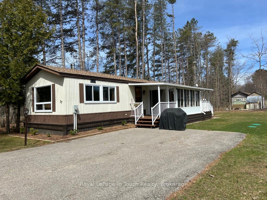 5263 Elliott Side Road 37, Tay, ON L4R 4K3