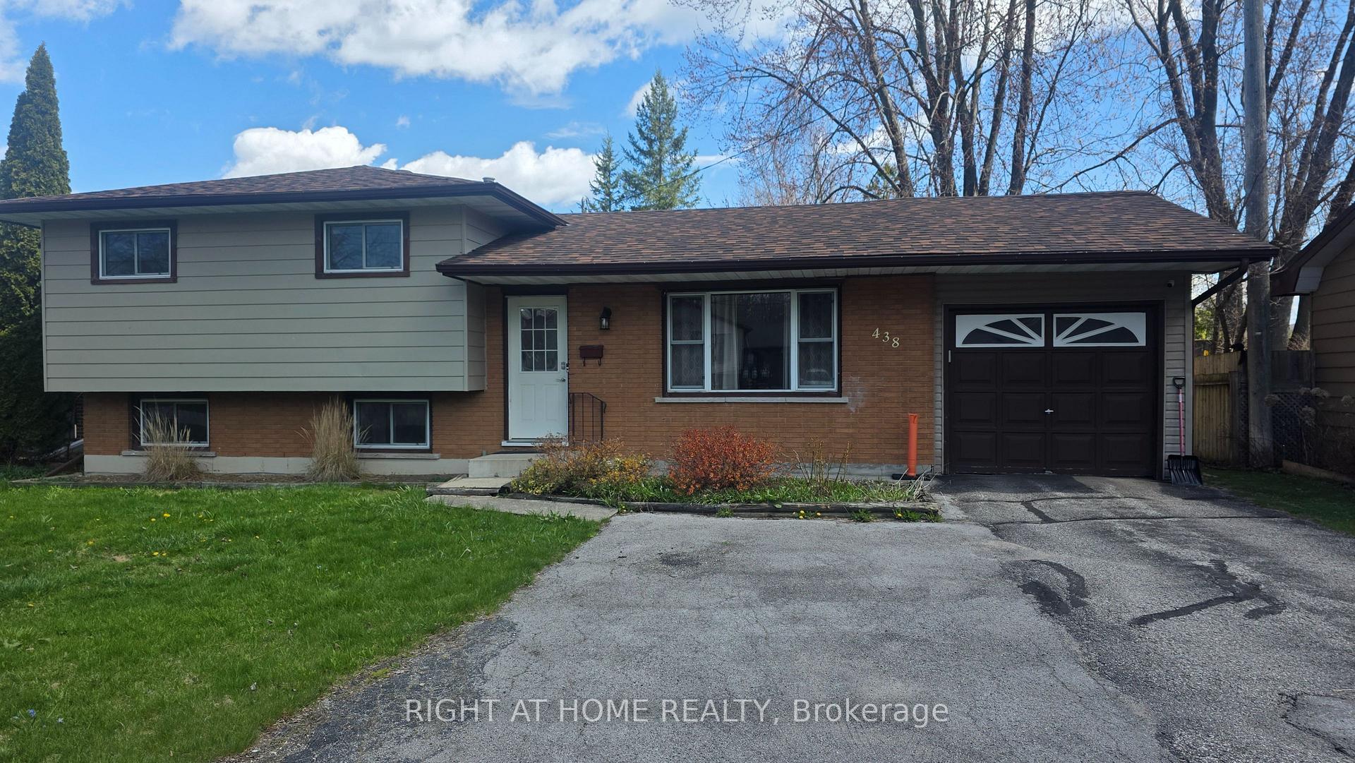 438 Forest Avenue S, Orillia, ON L3V 4A1