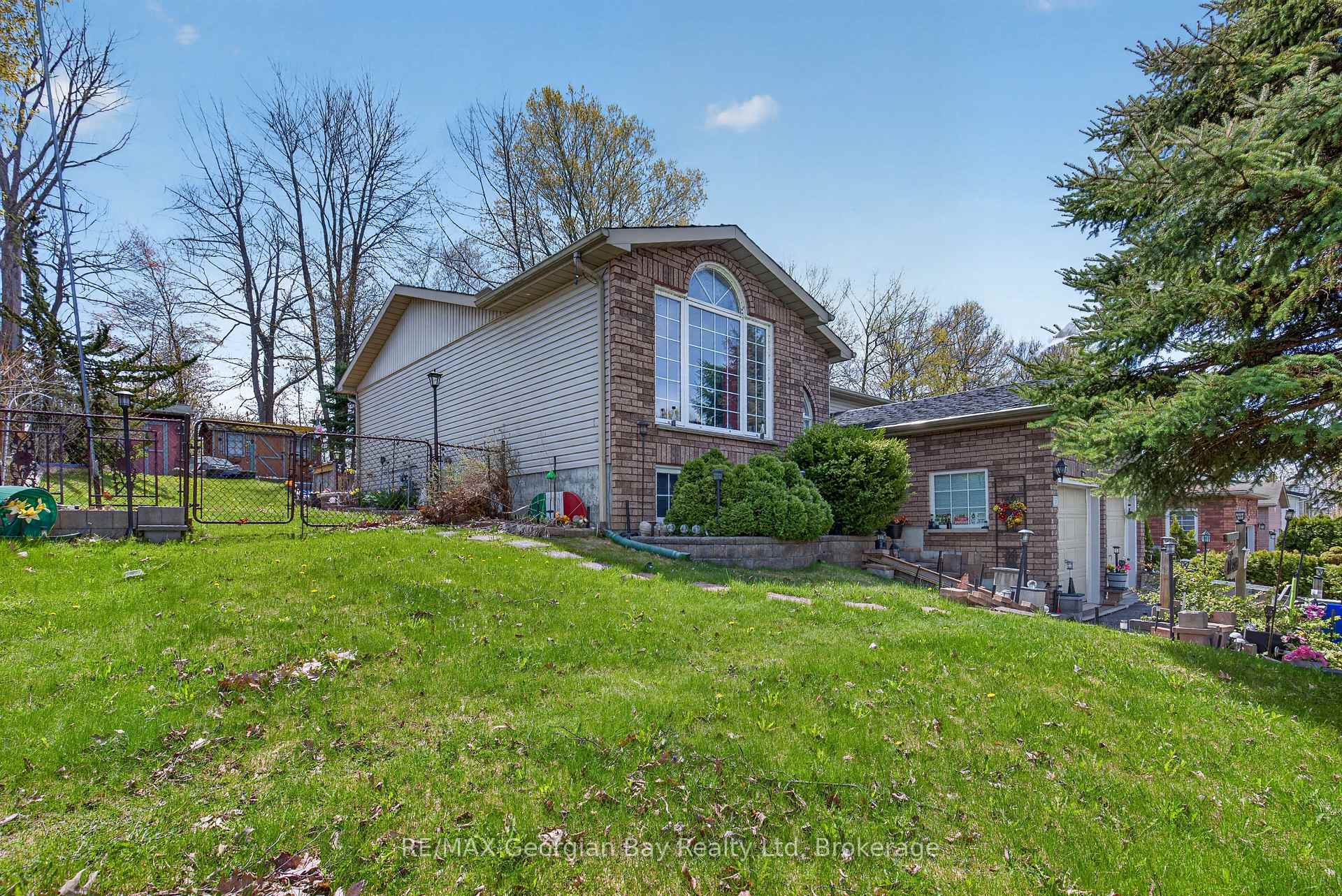 33 Anderson Crescent, Tay, ON L0K 2A0
