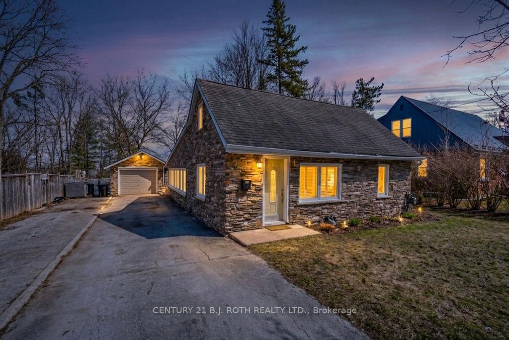 45 GROVE Street W, Barrie, ON L4N 1M6