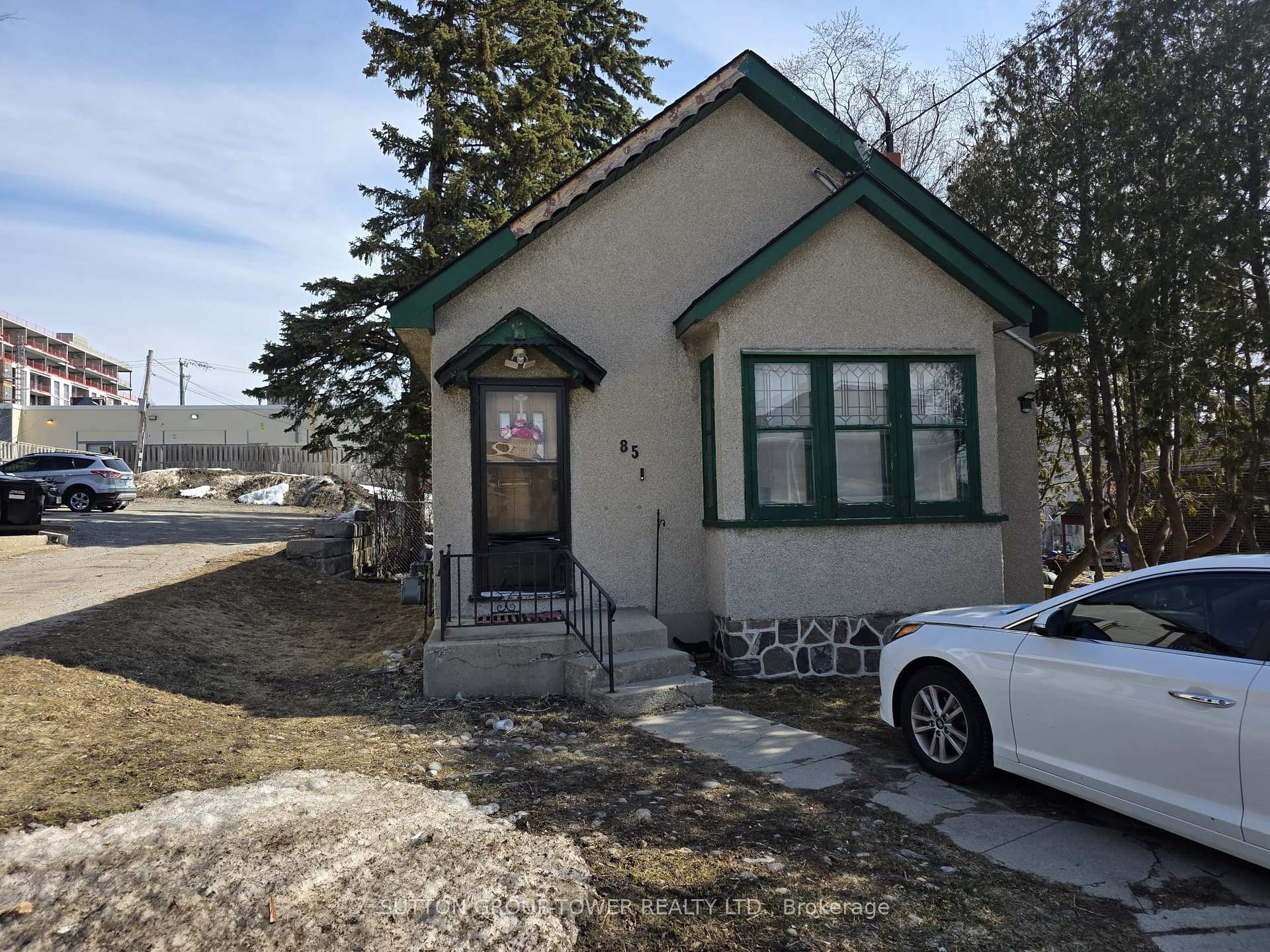 85 Maple Avenue, Barrie, ON L4N 1S1