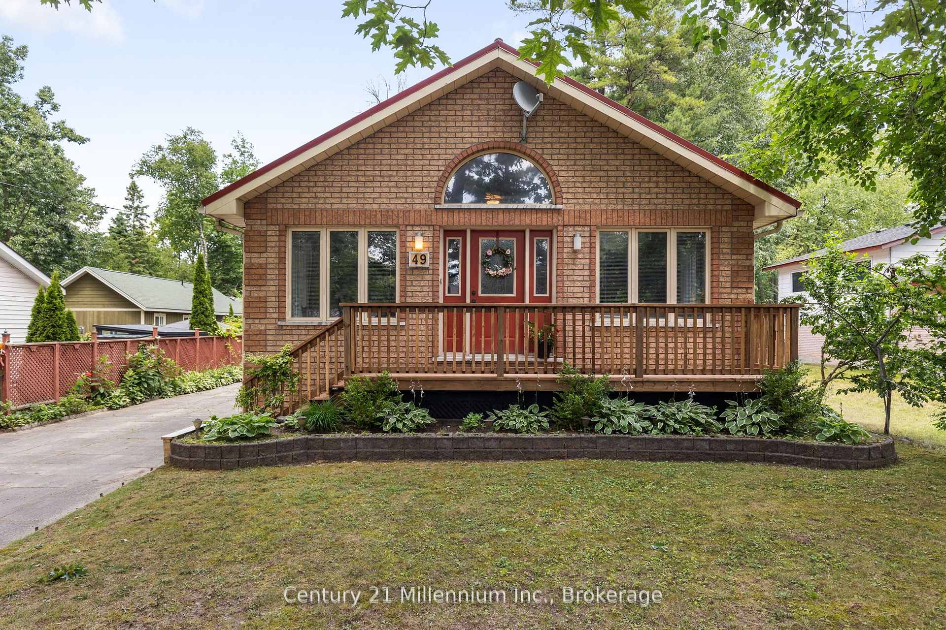 49 32nd Street N, Wasaga Beach, ON L9Z 2C4