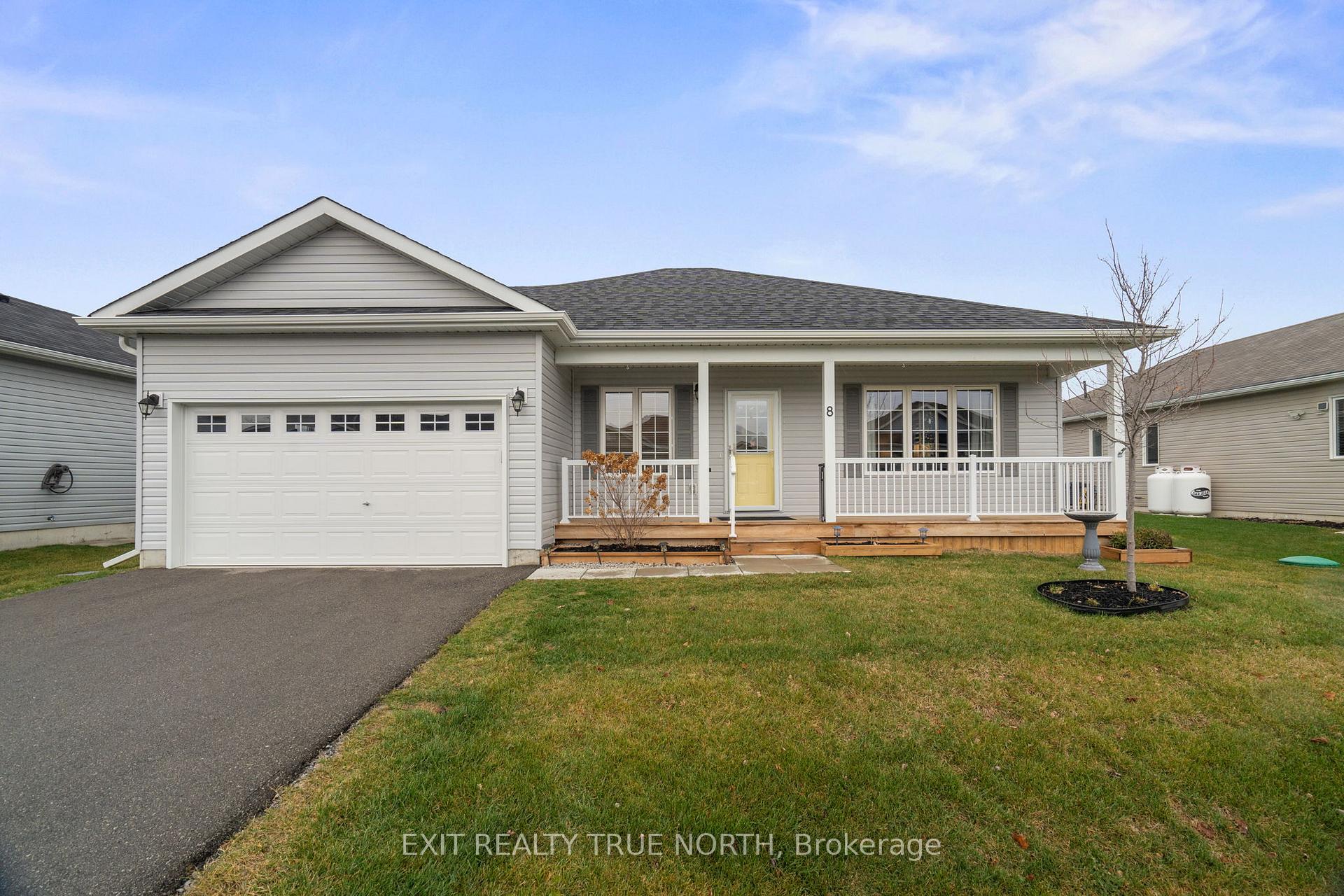 8 Sinclair Crescent, Ramara, ON L3V 8J9