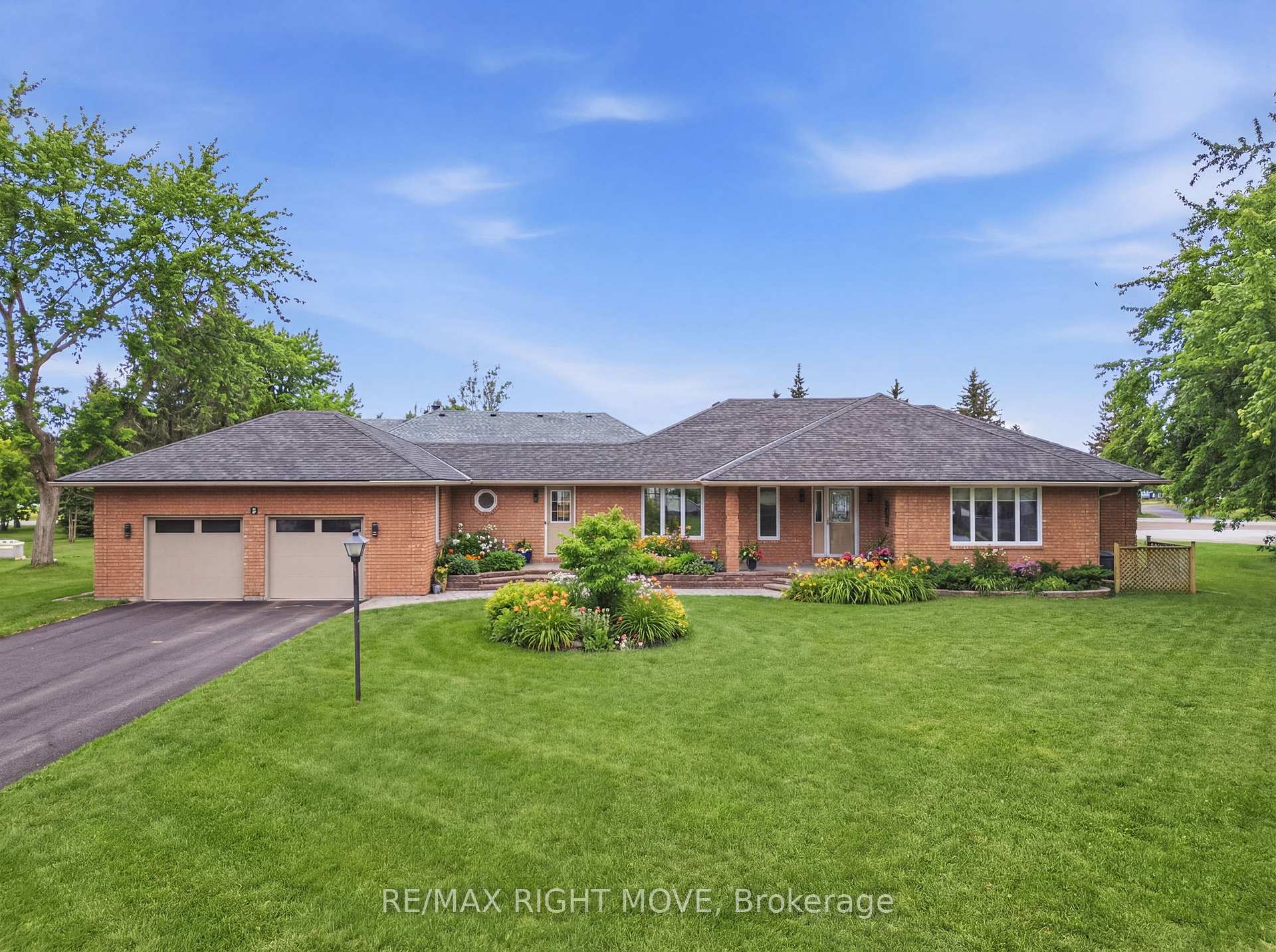 2 Lavender Court, Ramara, ON L0K 1B0