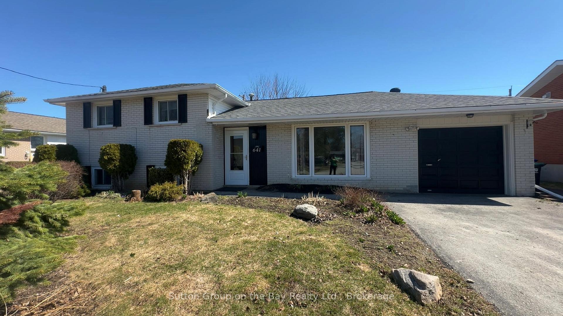 641 Oak Street, Collingwood, ON L9Y 2Z7