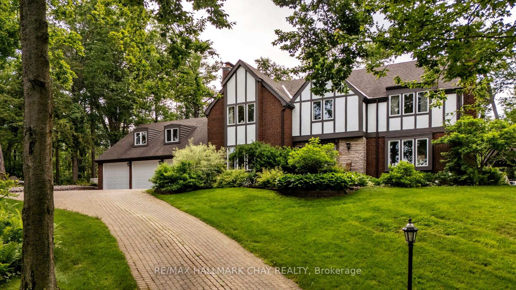 11 Park Trail, Springwater, ON L9X 0L3