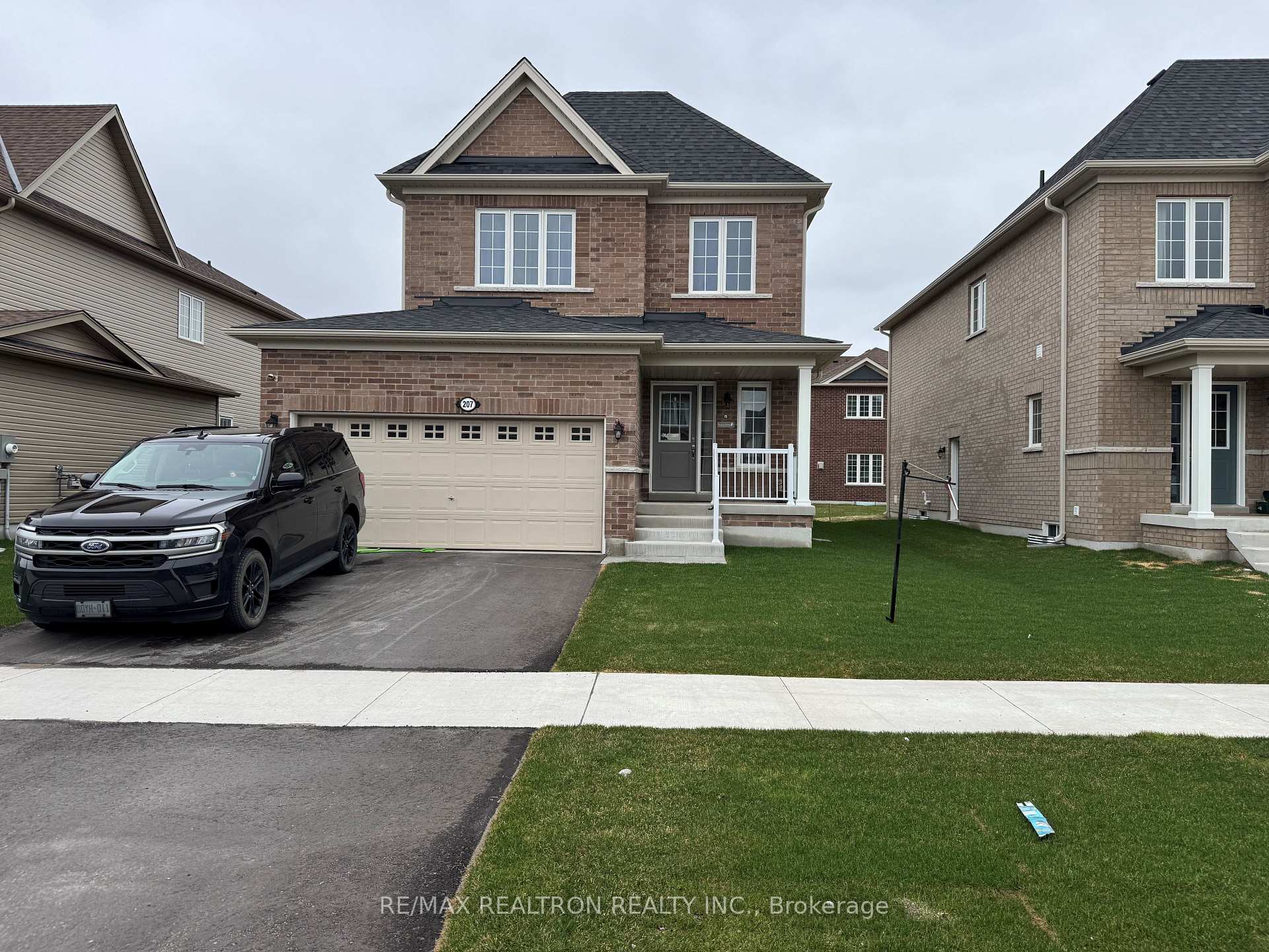 207 Cubitt Street, Clearview, ON L0M 1S0