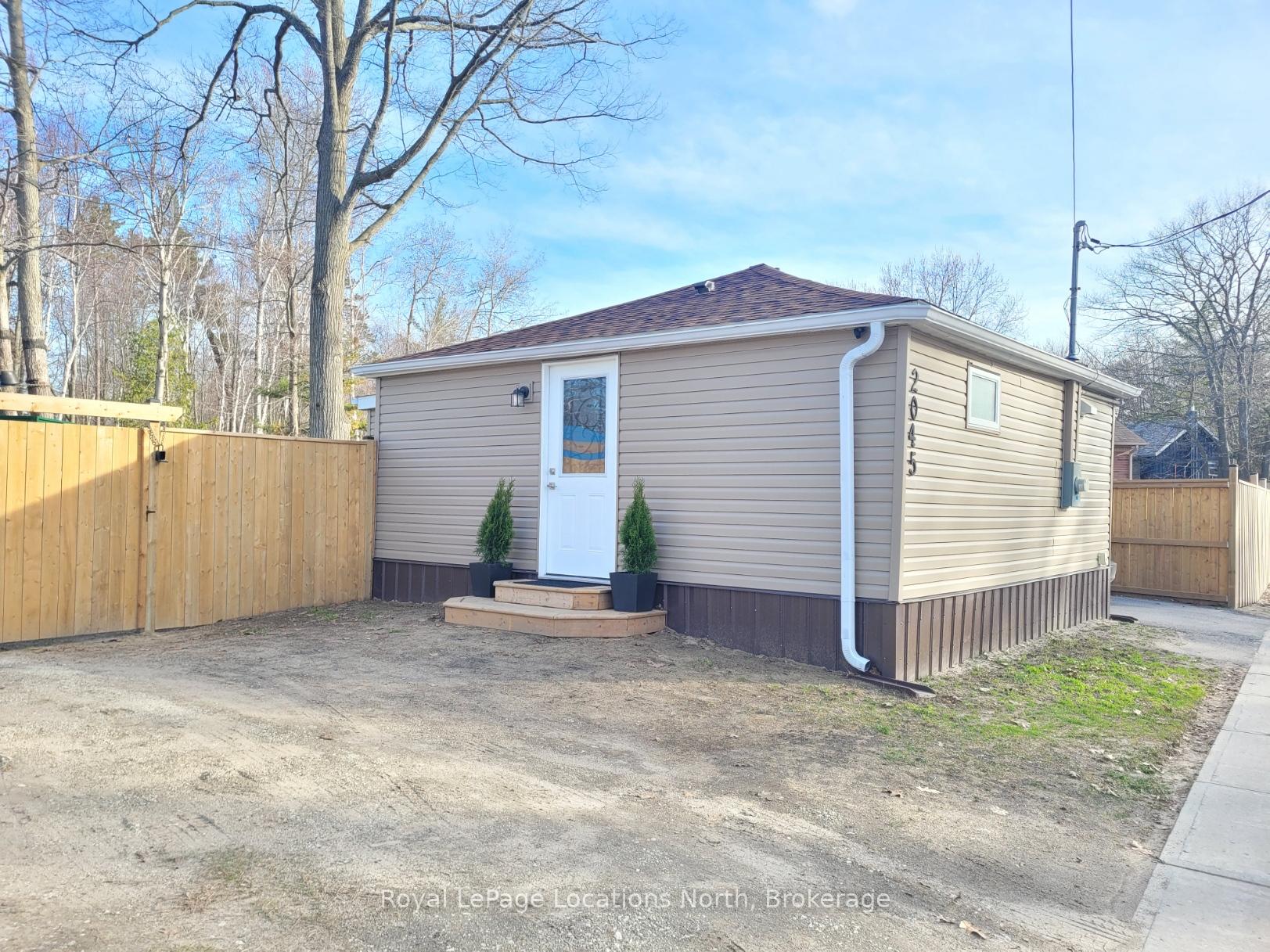 2045 River Road W, Wasaga Beach, ON L9Z 2W1