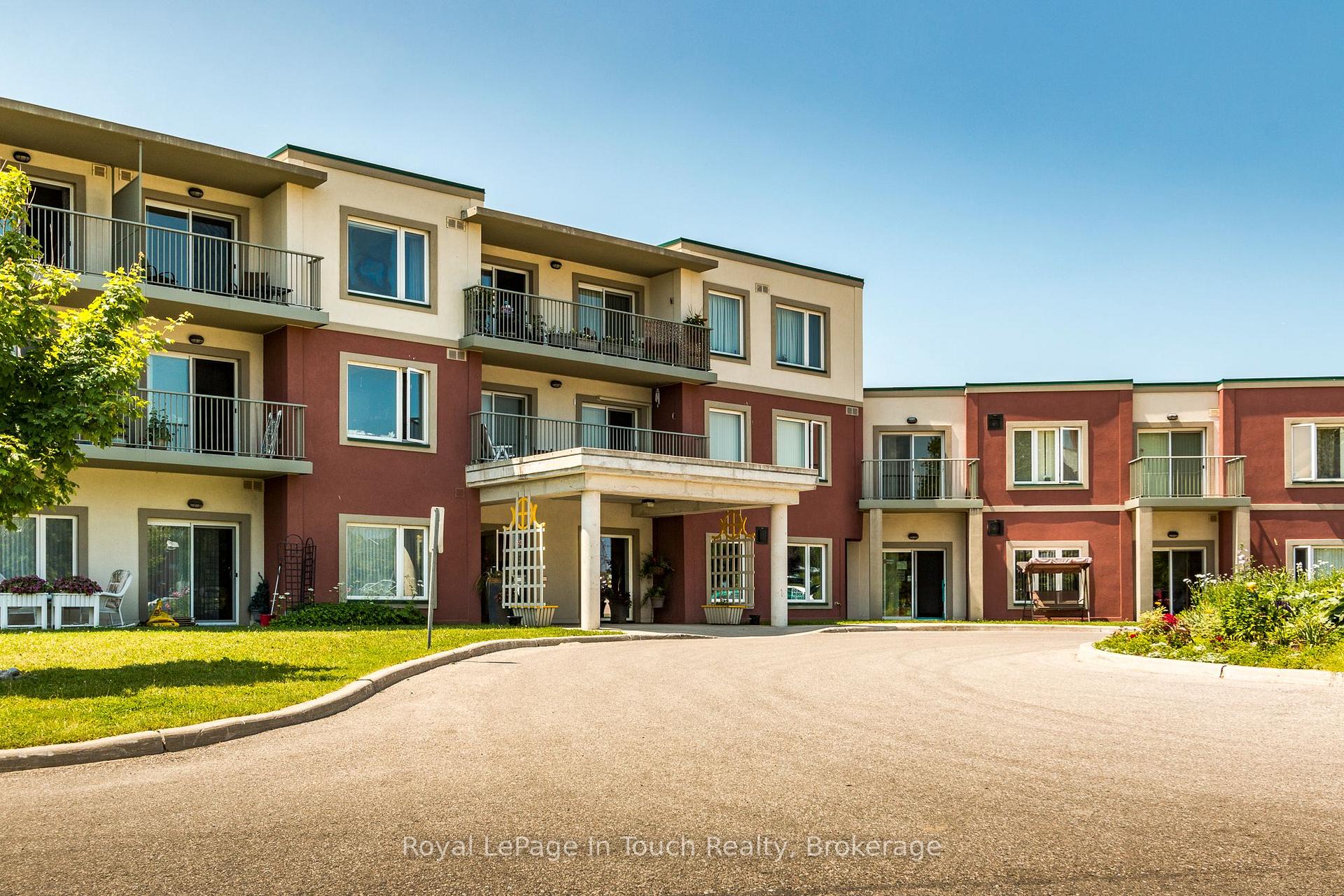 333 LAFONTAINE Road W 102, Tiny, ON L9M 0H1