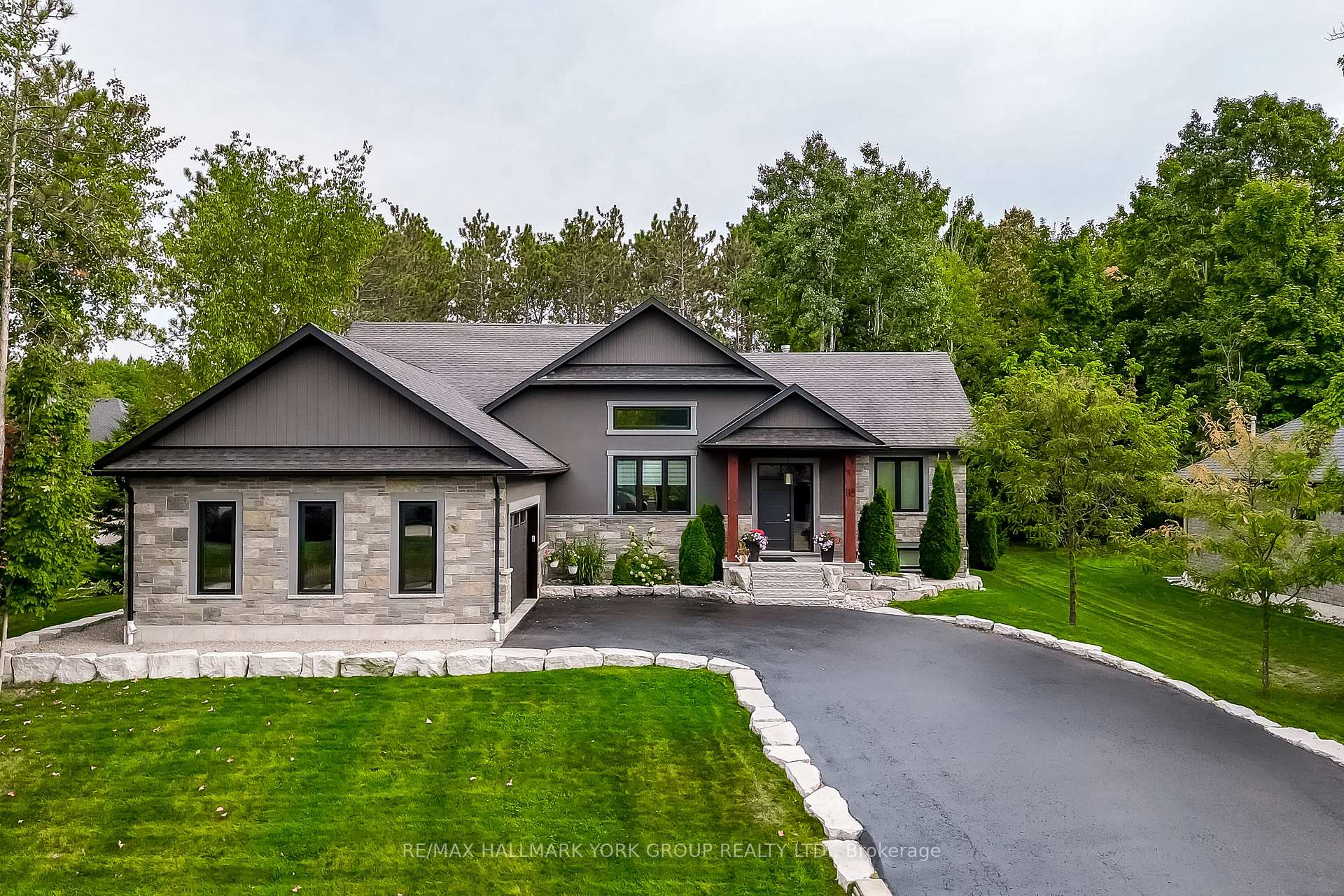 118 Mennill Drive, Springwater, ON L0L 1Y3