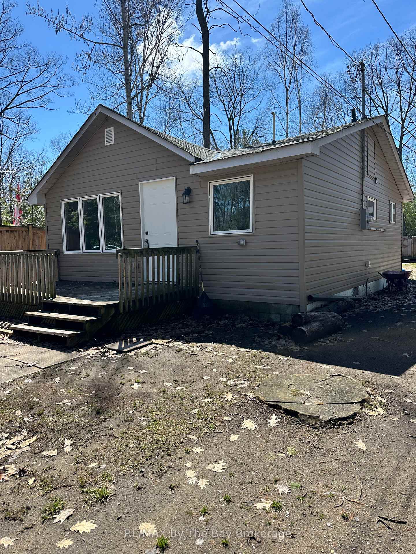 86 30th Street N, Wasaga Beach, ON L9Z 2C8