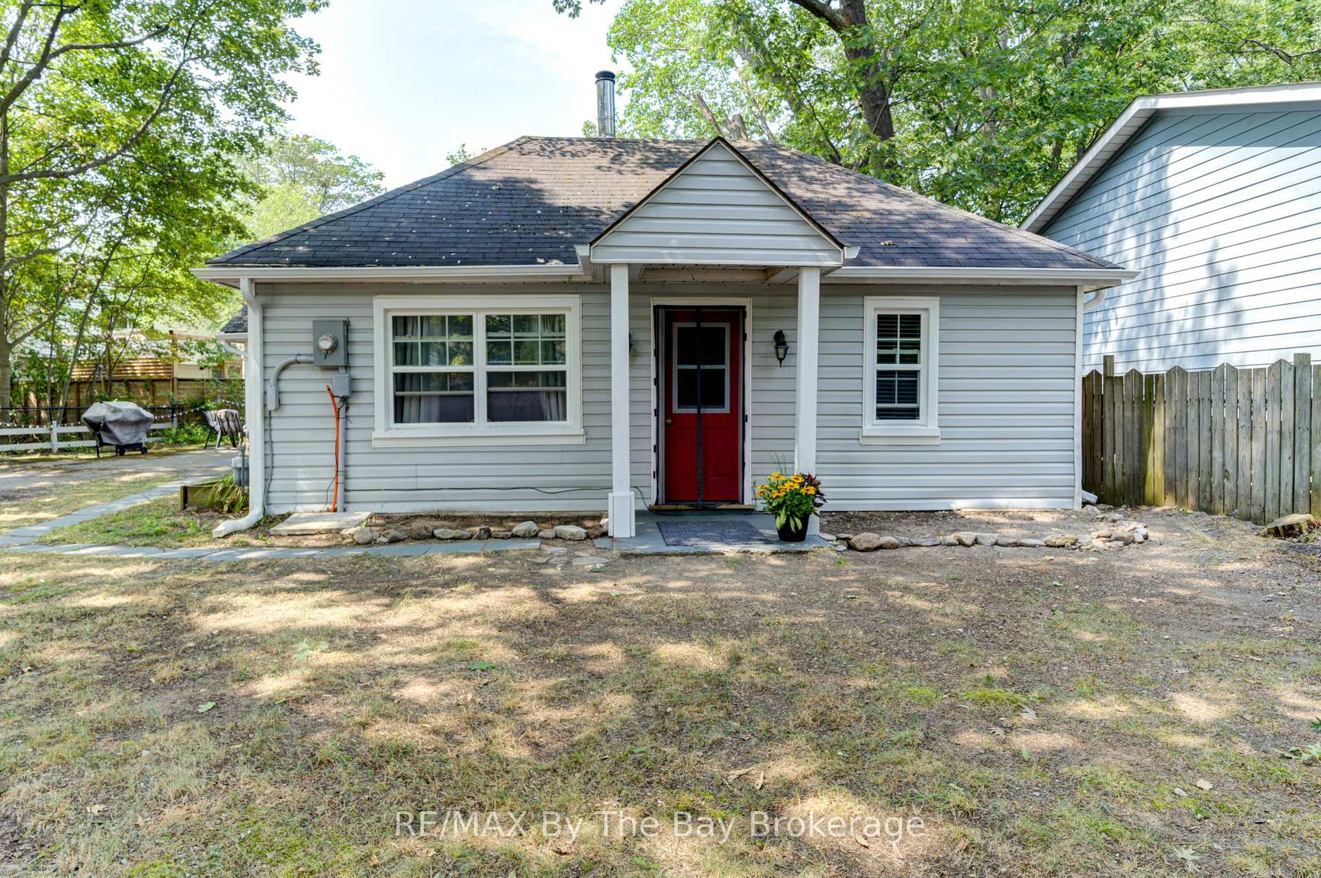 110 24TH Street N, Wasaga Beach, ON L9Z 2E7