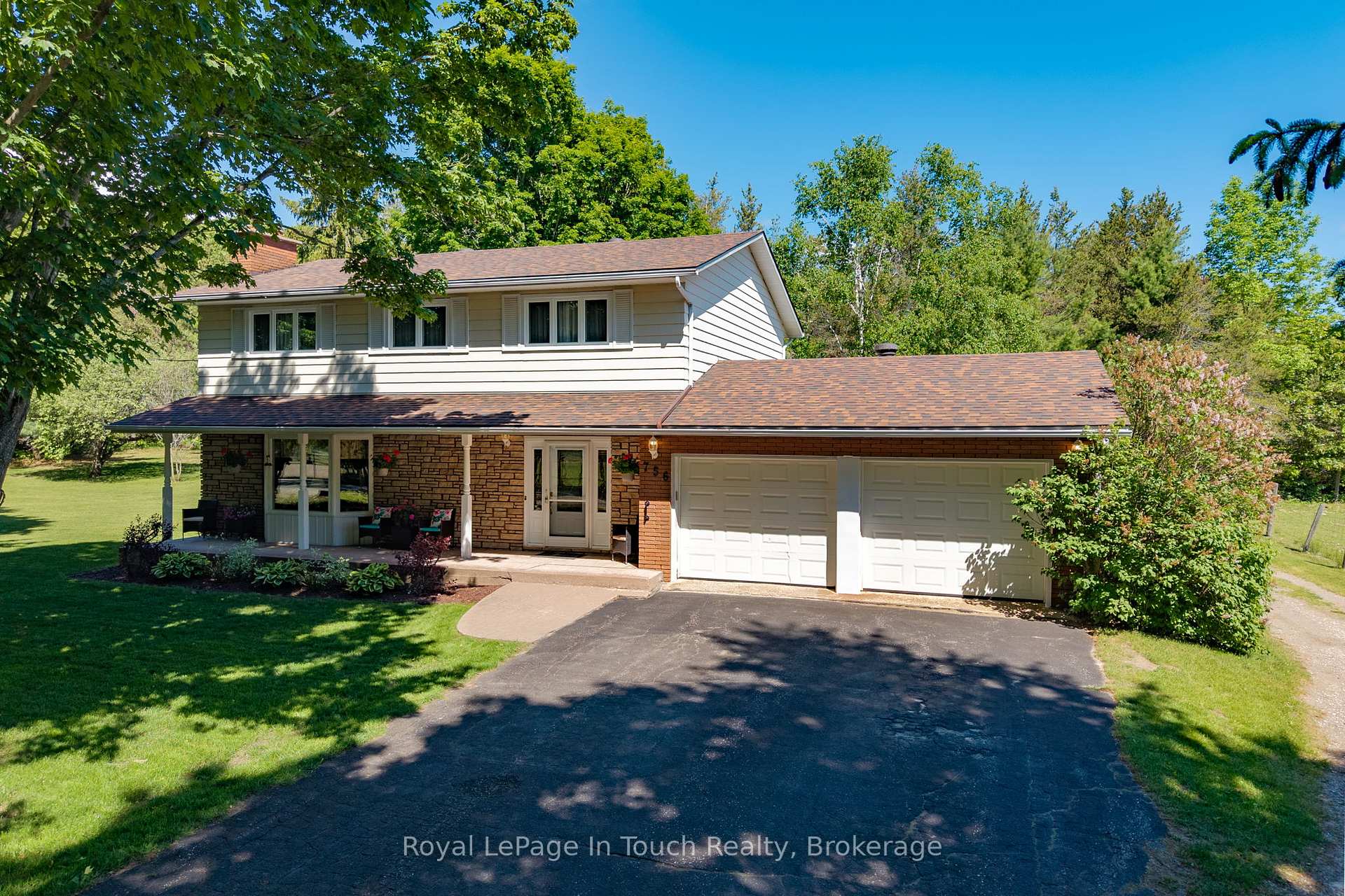 756 Champlain Road, Tiny, ON L9M 0C2