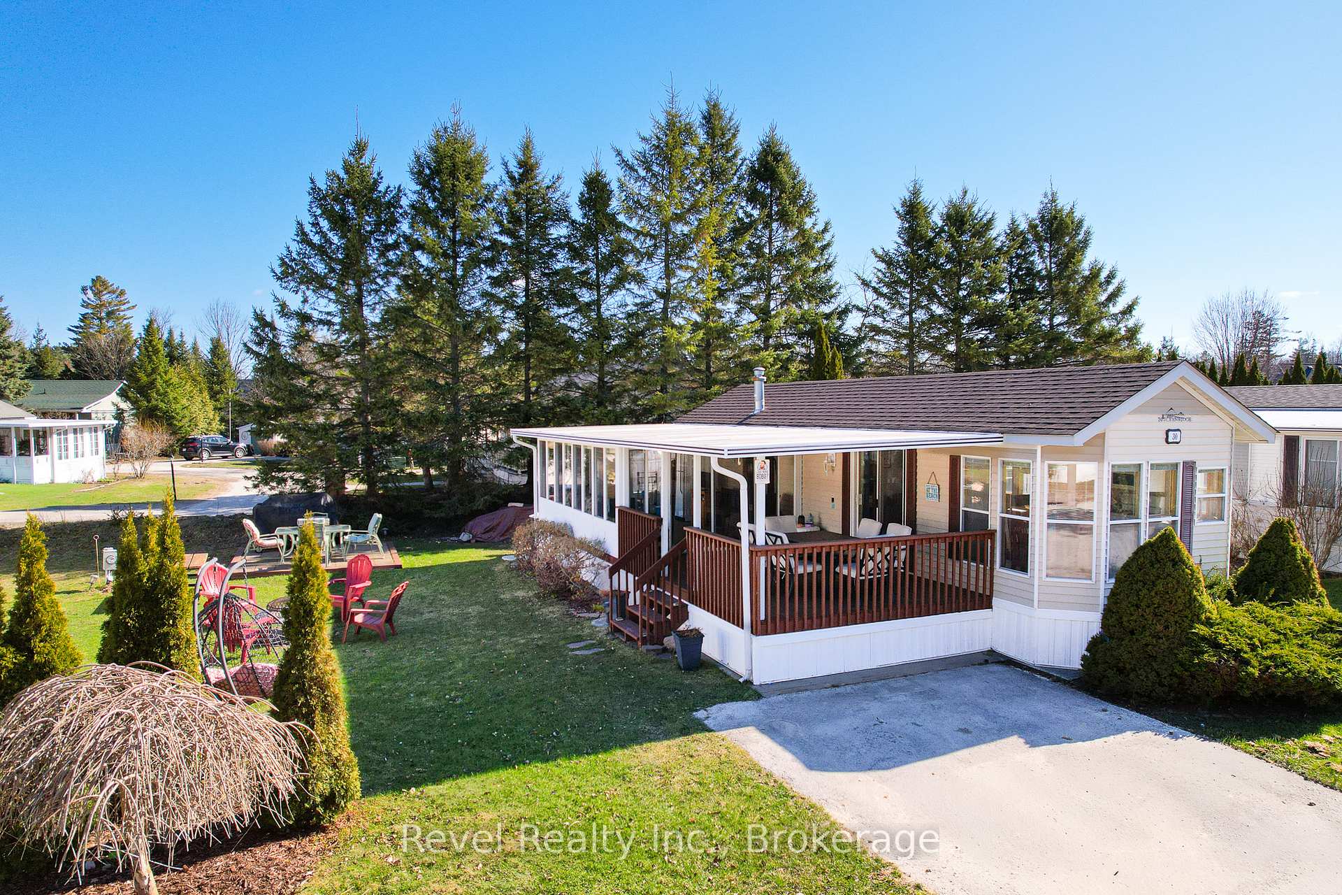 30 Huron Circle, Wasaga Beach, ON L9Z 1X7
