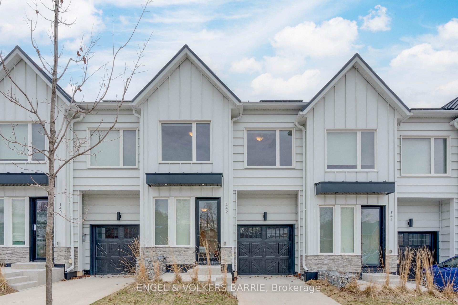 142 Athabaska Road, Barrie, ON L4N 8E5