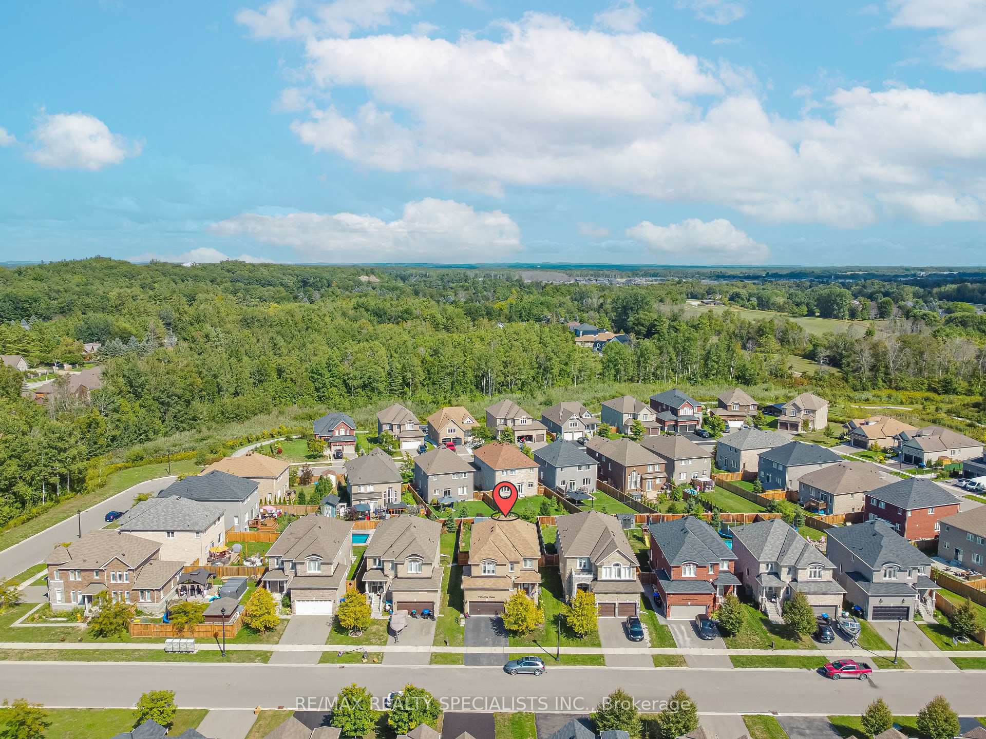 9 Academy Avenue, Wasaga Beach, ON L9Z 1J4