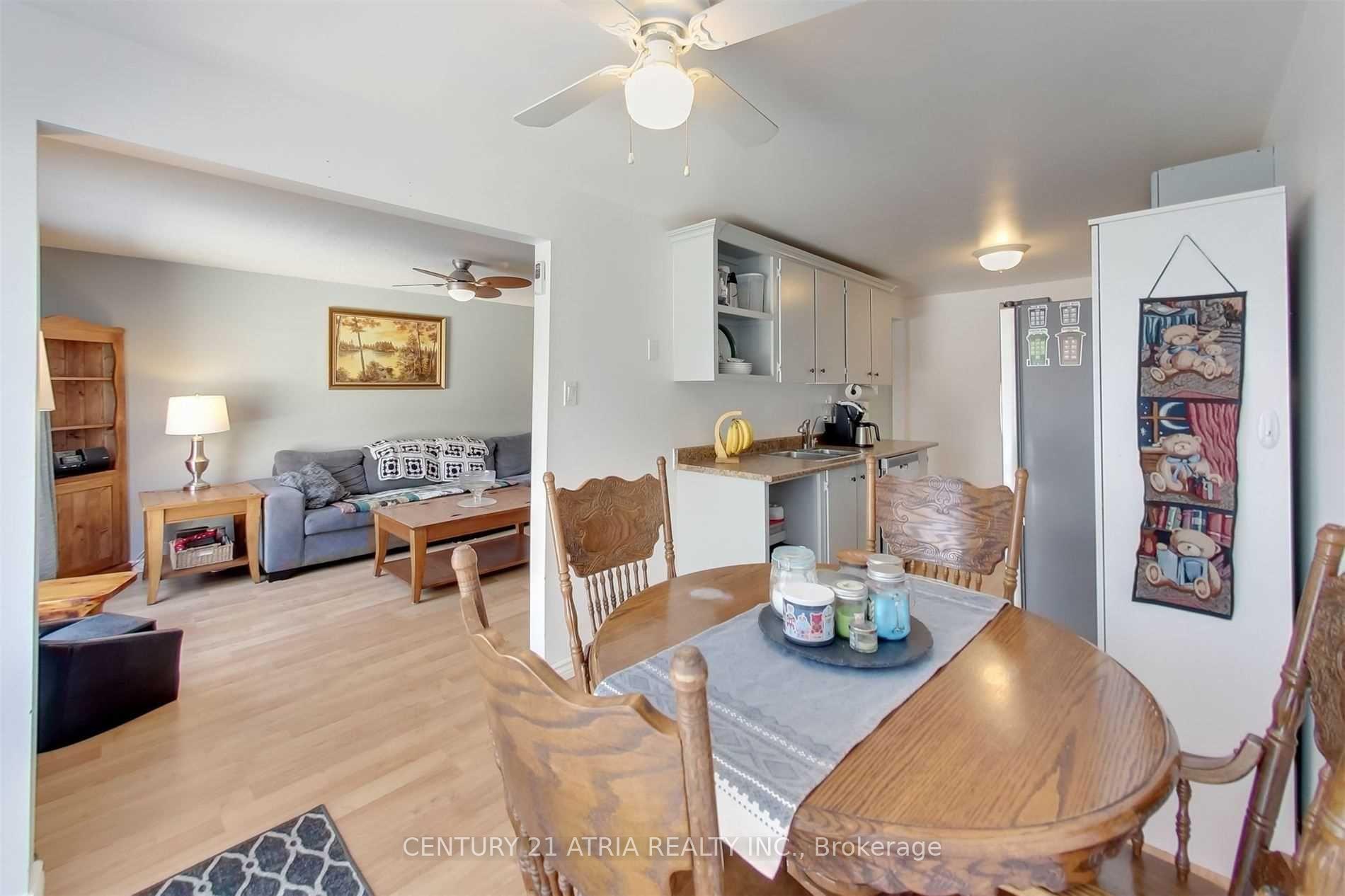 27 Dickens Drive, Barrie, ON L4N 5C4