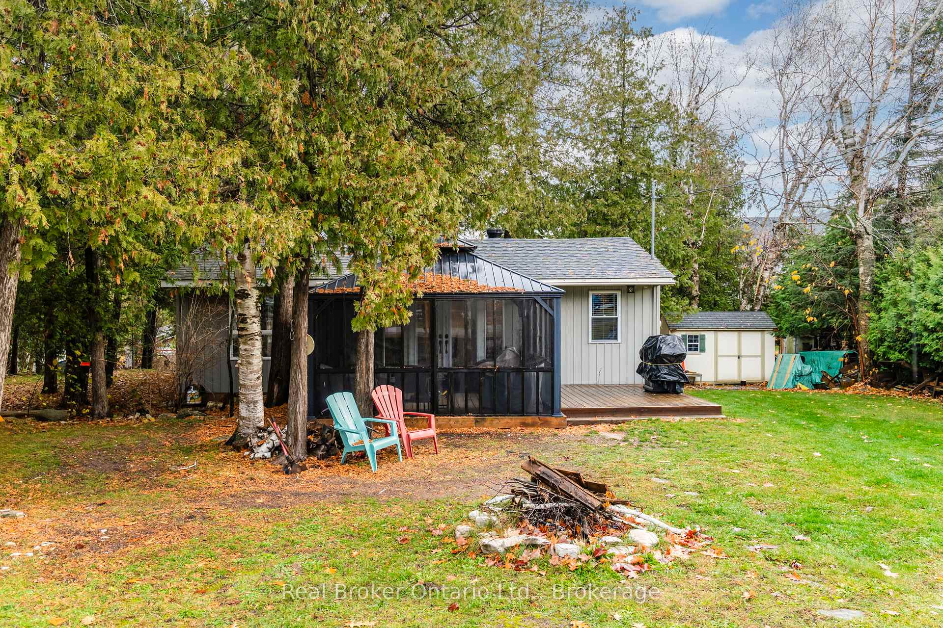 33 Gloucester Grove, Tay, ON L0K 1R0