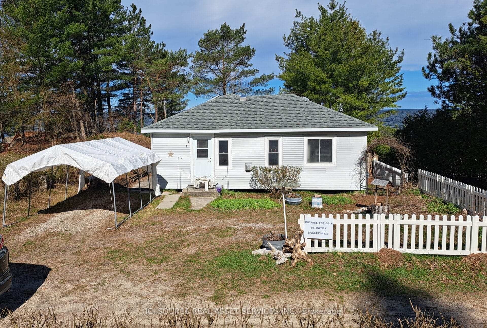4 Pinewood Drive, Tiny, ON L0L 2T0