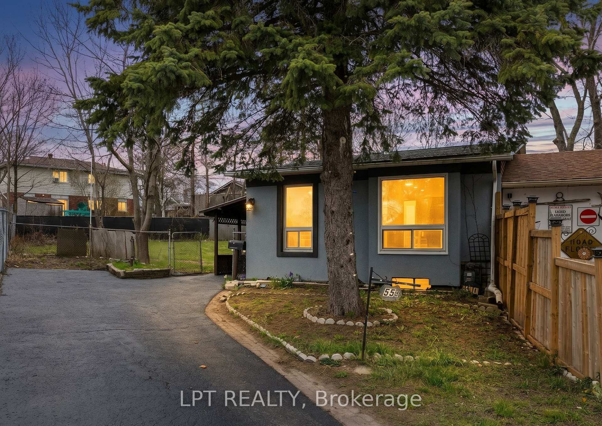 55H Chaucer Crescent, Barrie, ON L4N 4T8
